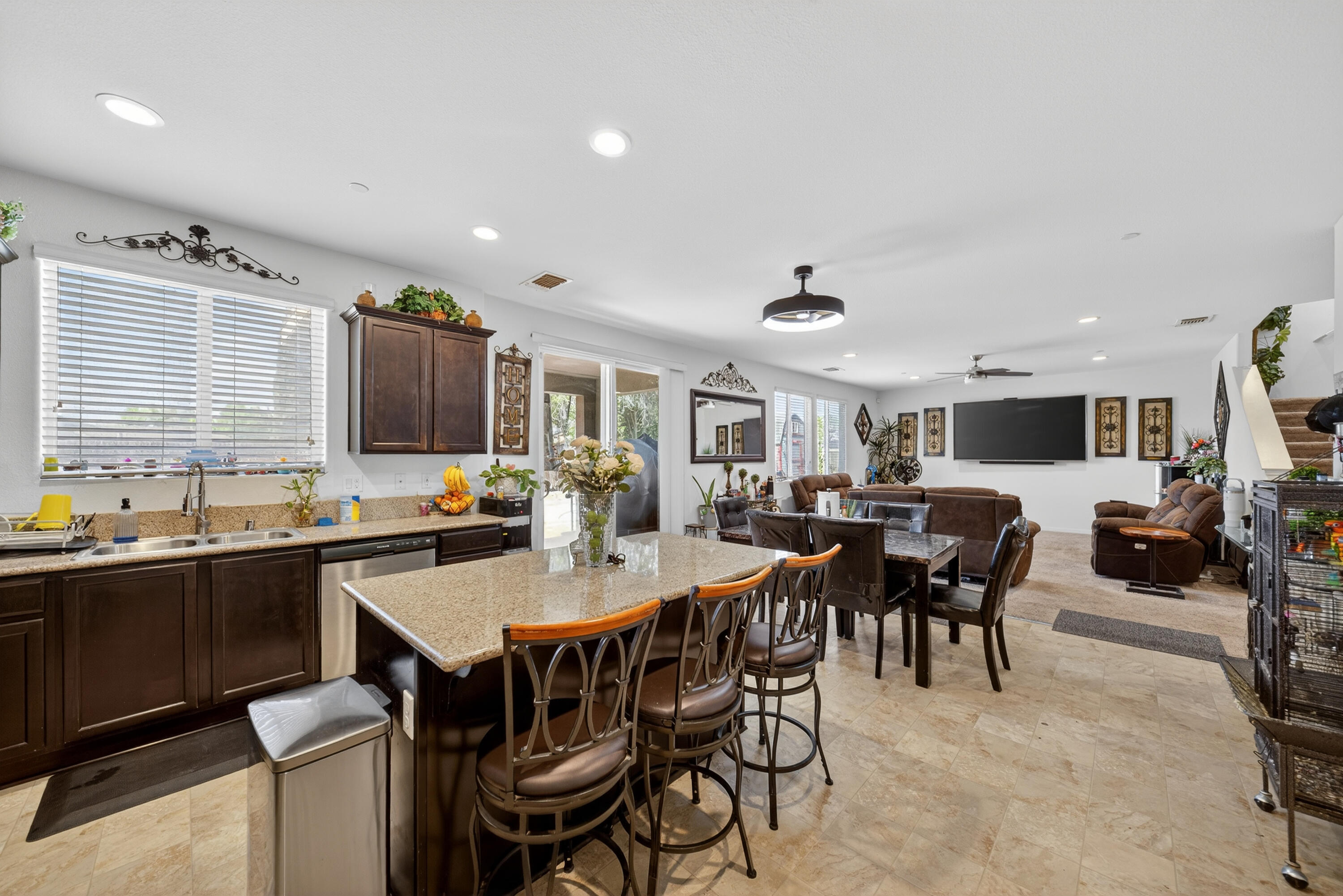 975 Topaz Ave, Lemoore, CA 93245