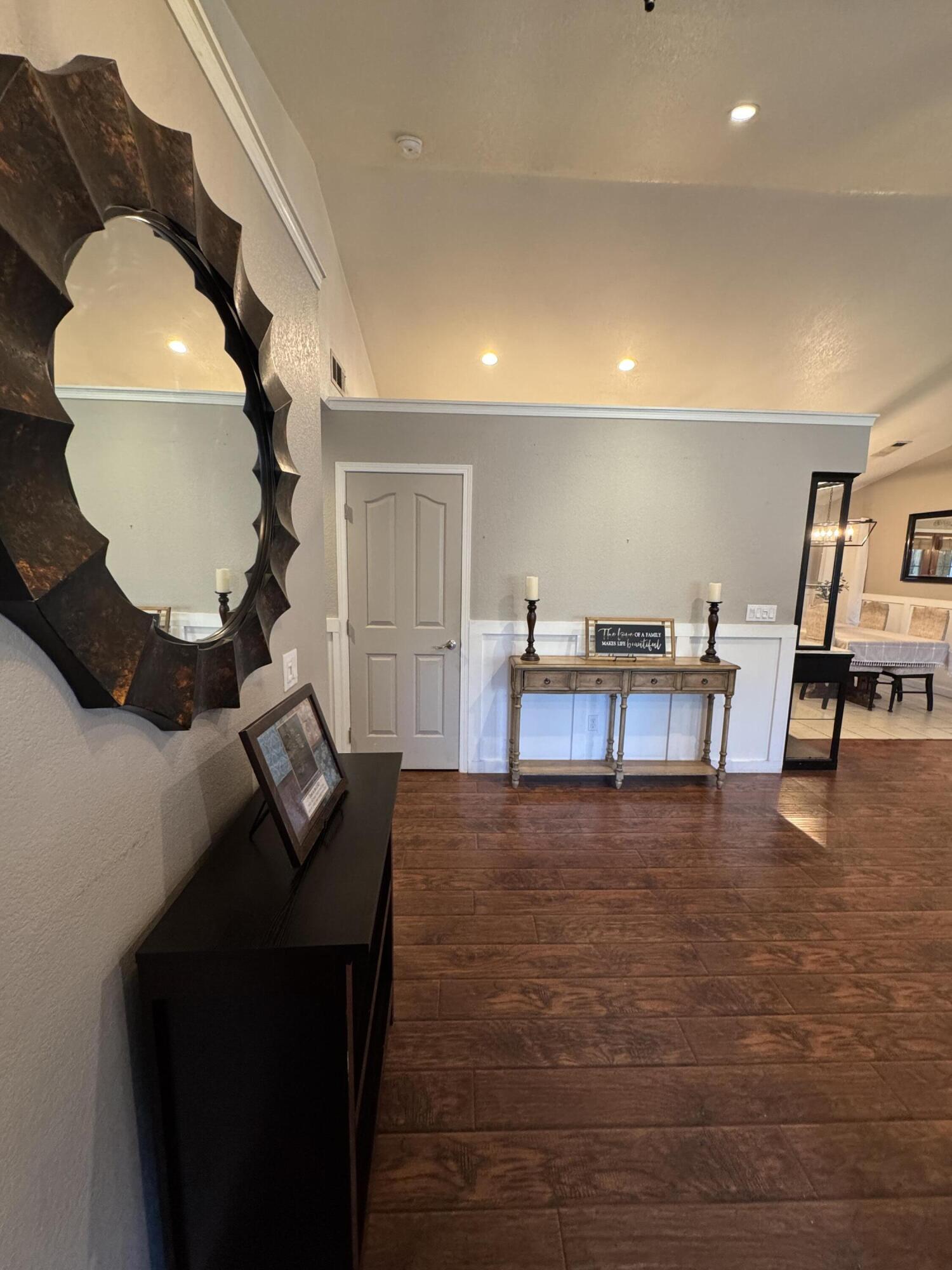 1827 E Evergreen Ct, Visalia, CA 93292