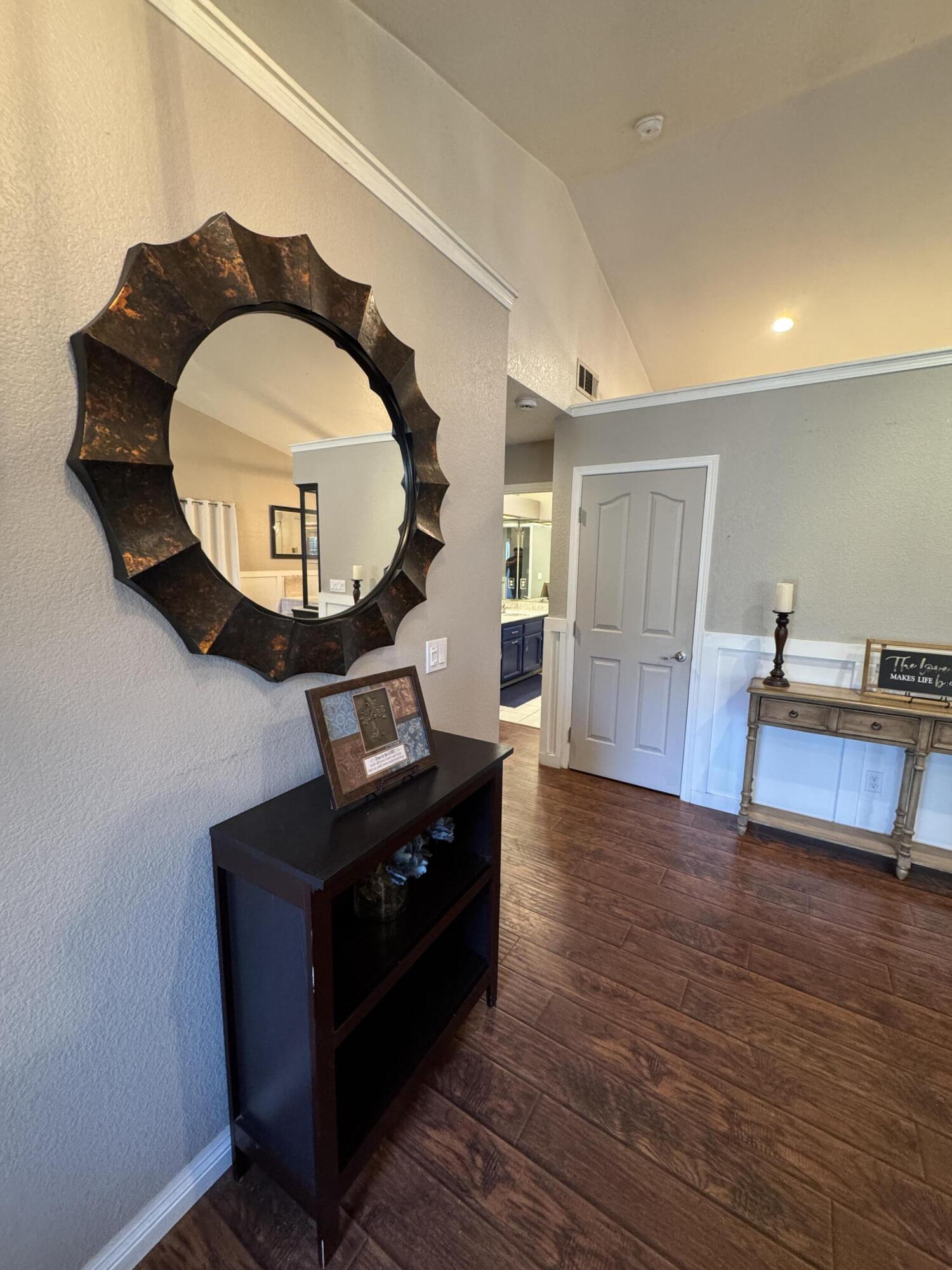 1827 E Evergreen Ct, Visalia, CA 93292