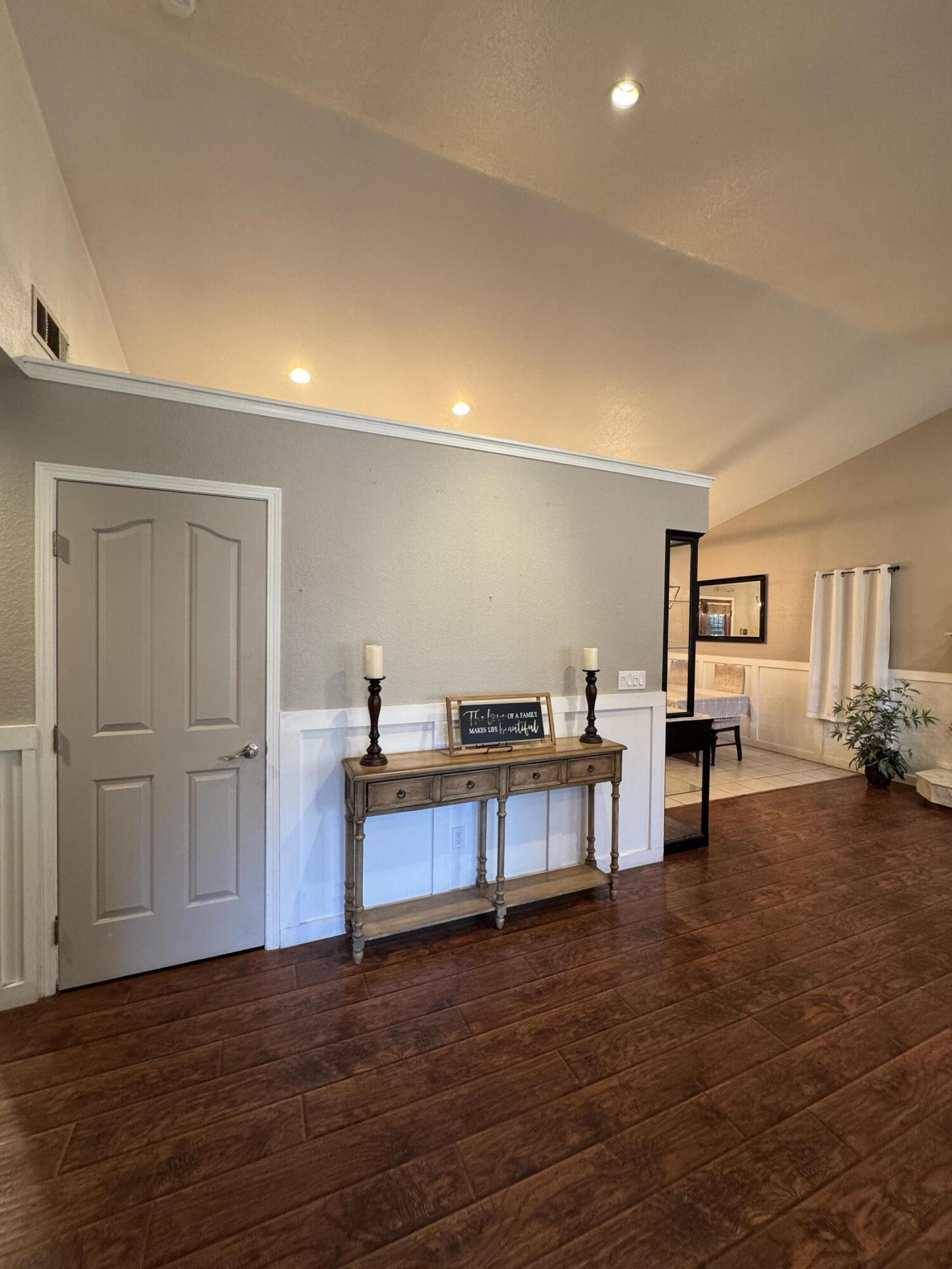 1827 E Evergreen Ct, Visalia, CA 93292