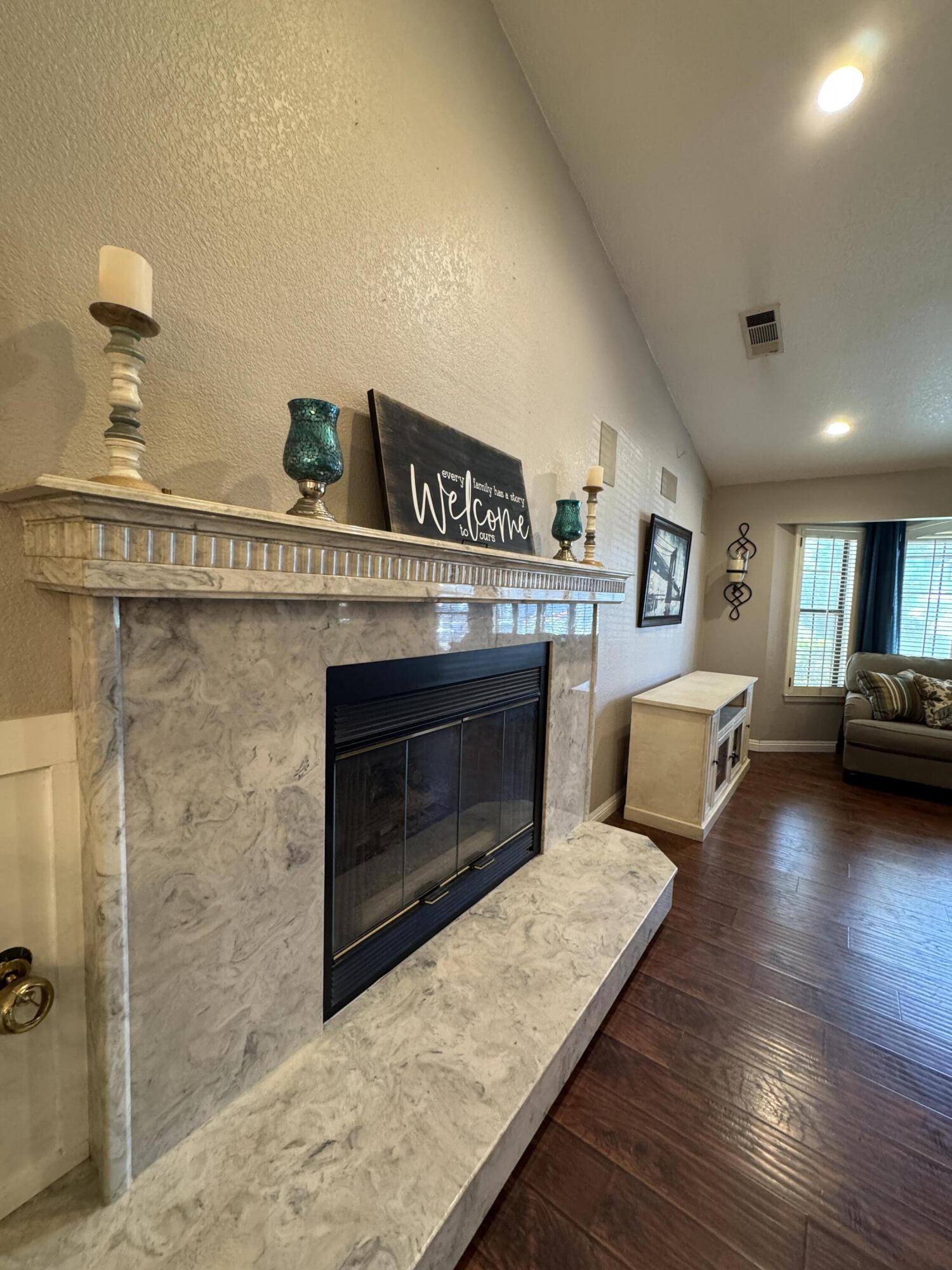 1827 E Evergreen Ct, Visalia, CA 93292