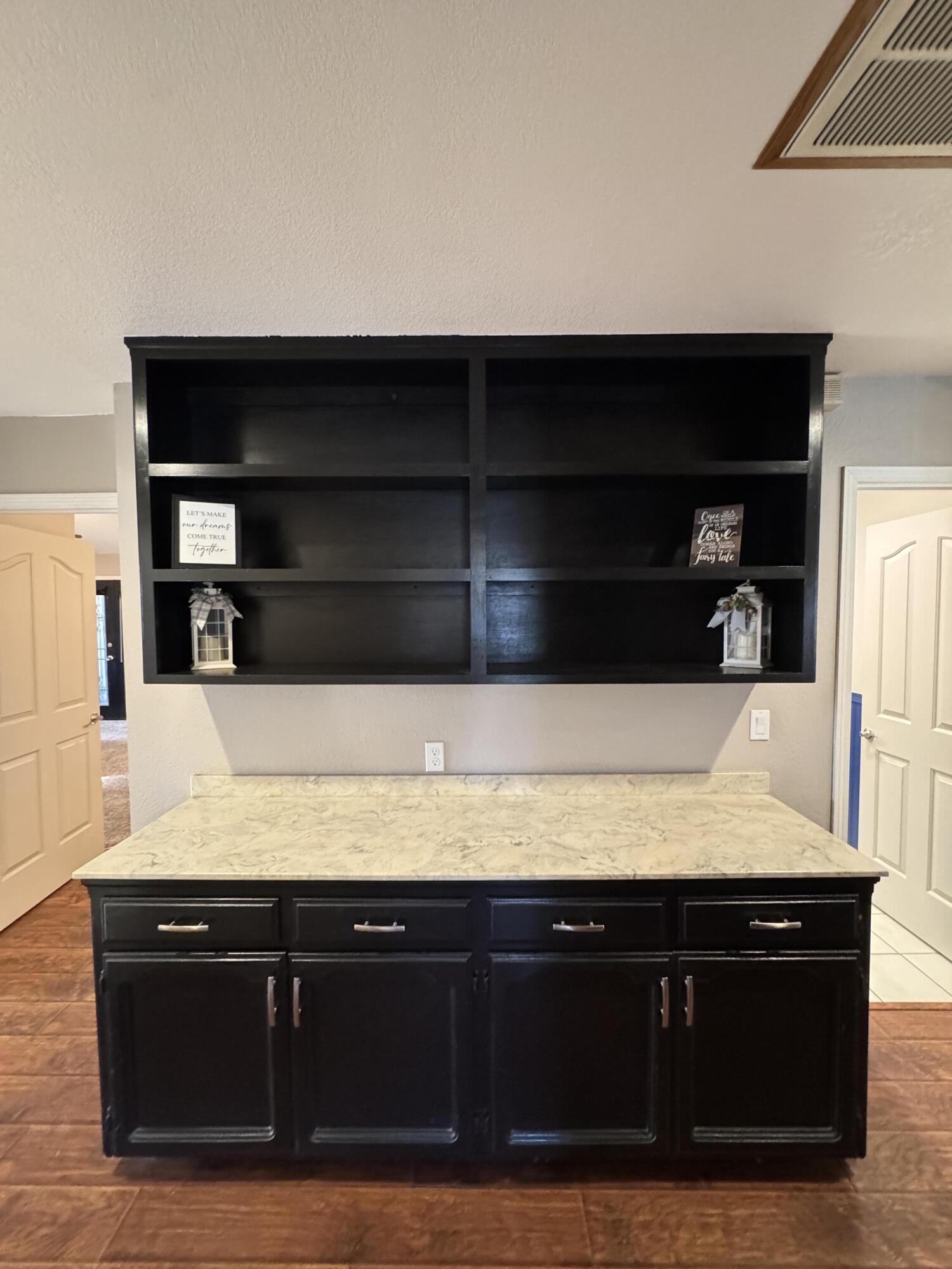 1827 E Evergreen Ct, Visalia, CA 93292