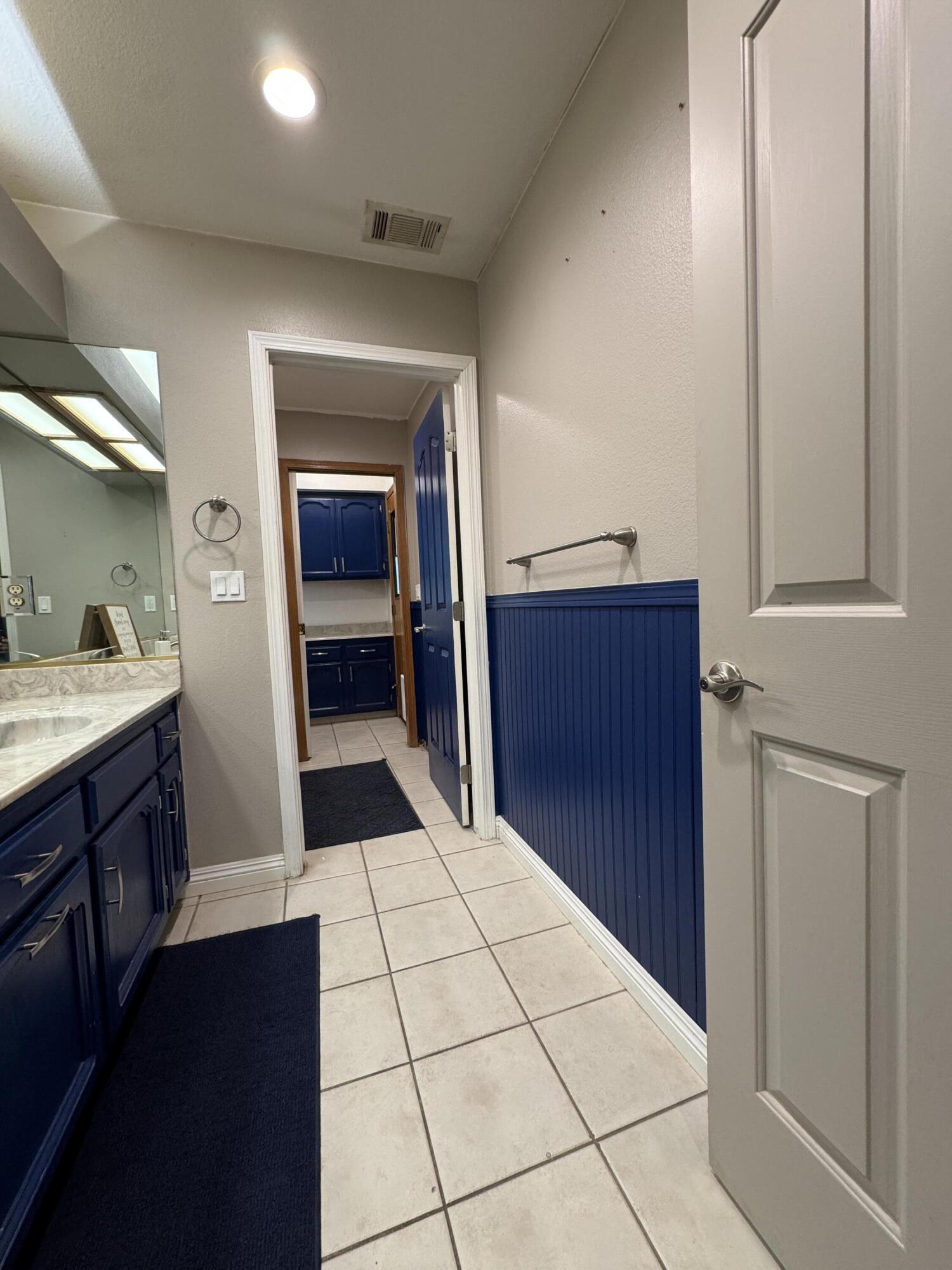 1827 E Evergreen Ct, Visalia, CA 93292