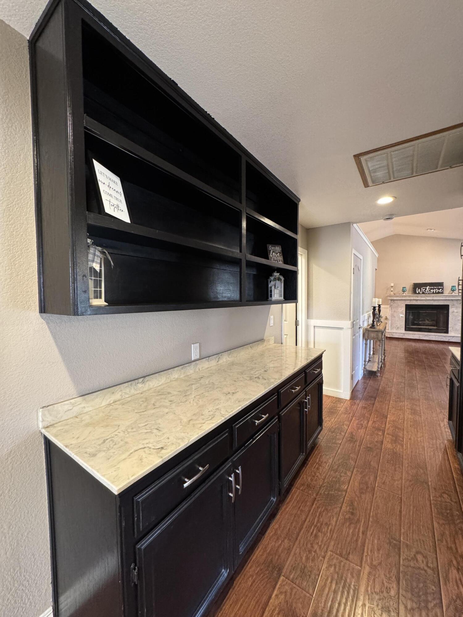 1827 E Evergreen Ct, Visalia, CA 93292