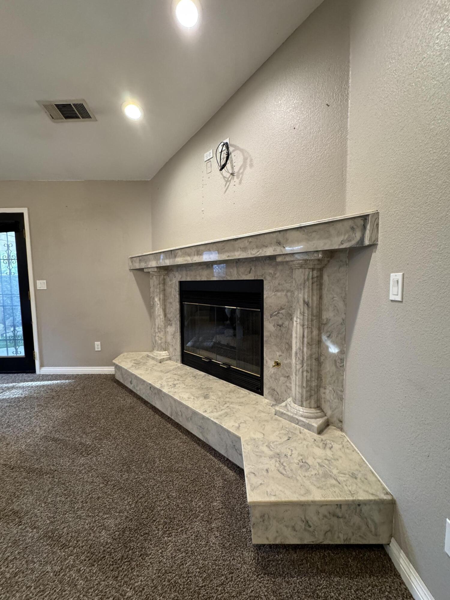 1827 E Evergreen Ct, Visalia, CA 93292