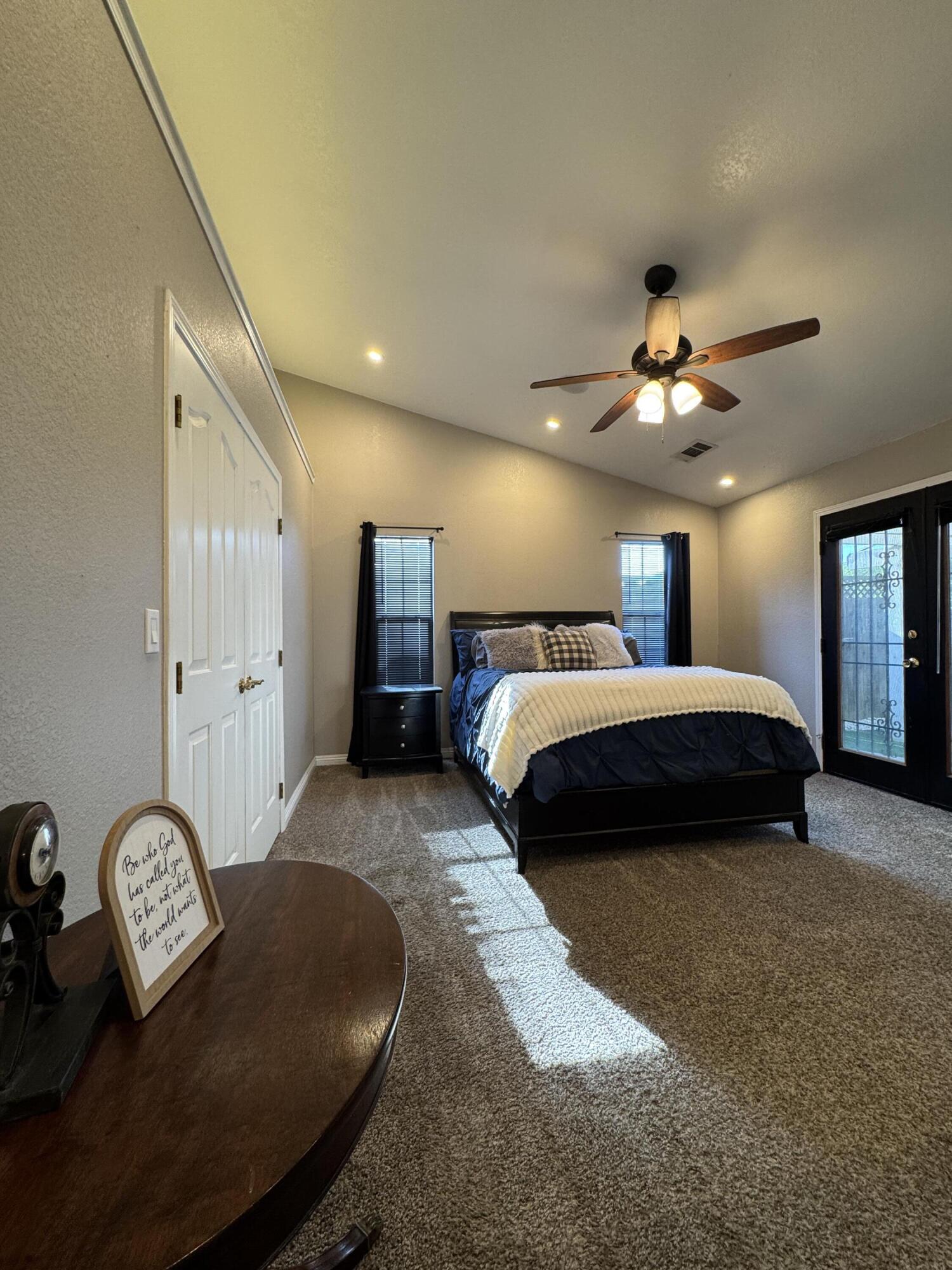 1827 E Evergreen Ct, Visalia, CA 93292