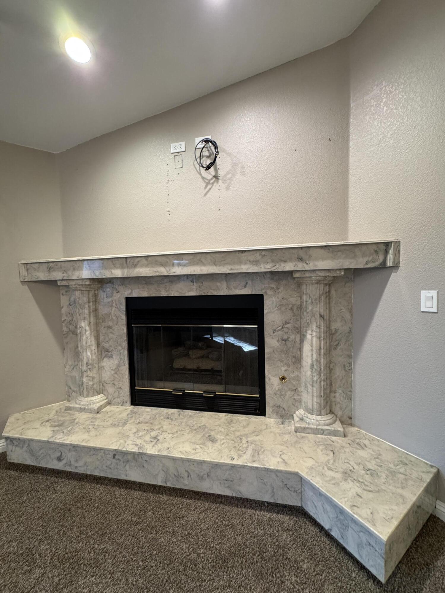 1827 E Evergreen Ct, Visalia, CA 93292