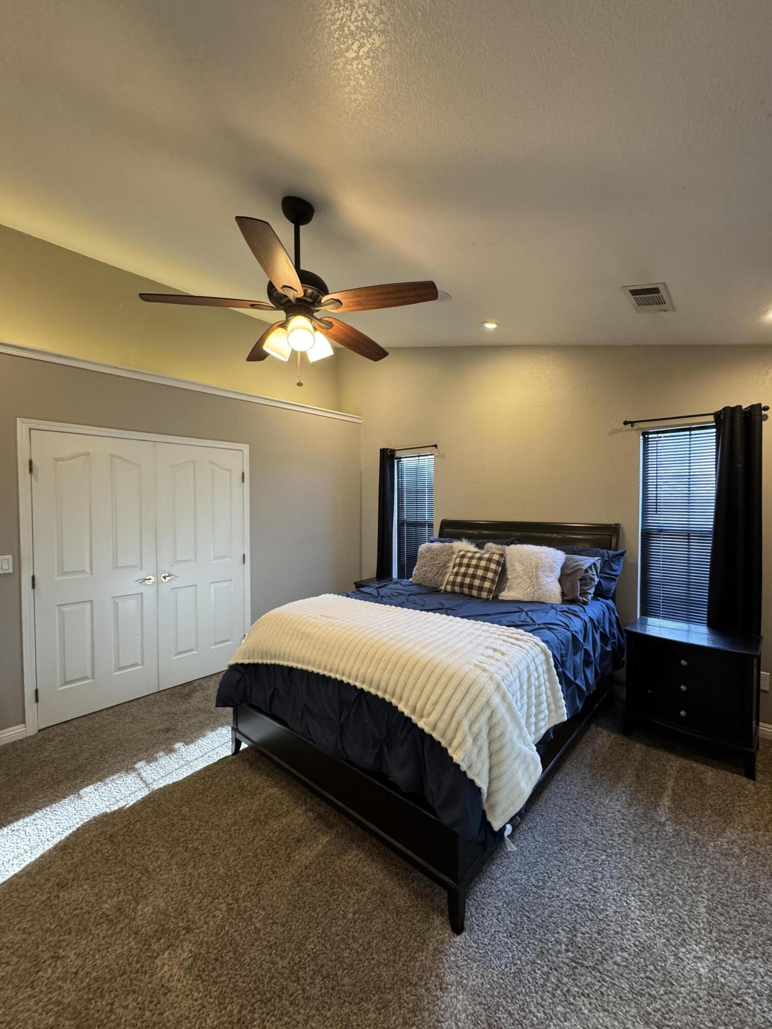 1827 E Evergreen Ct, Visalia, CA 93292