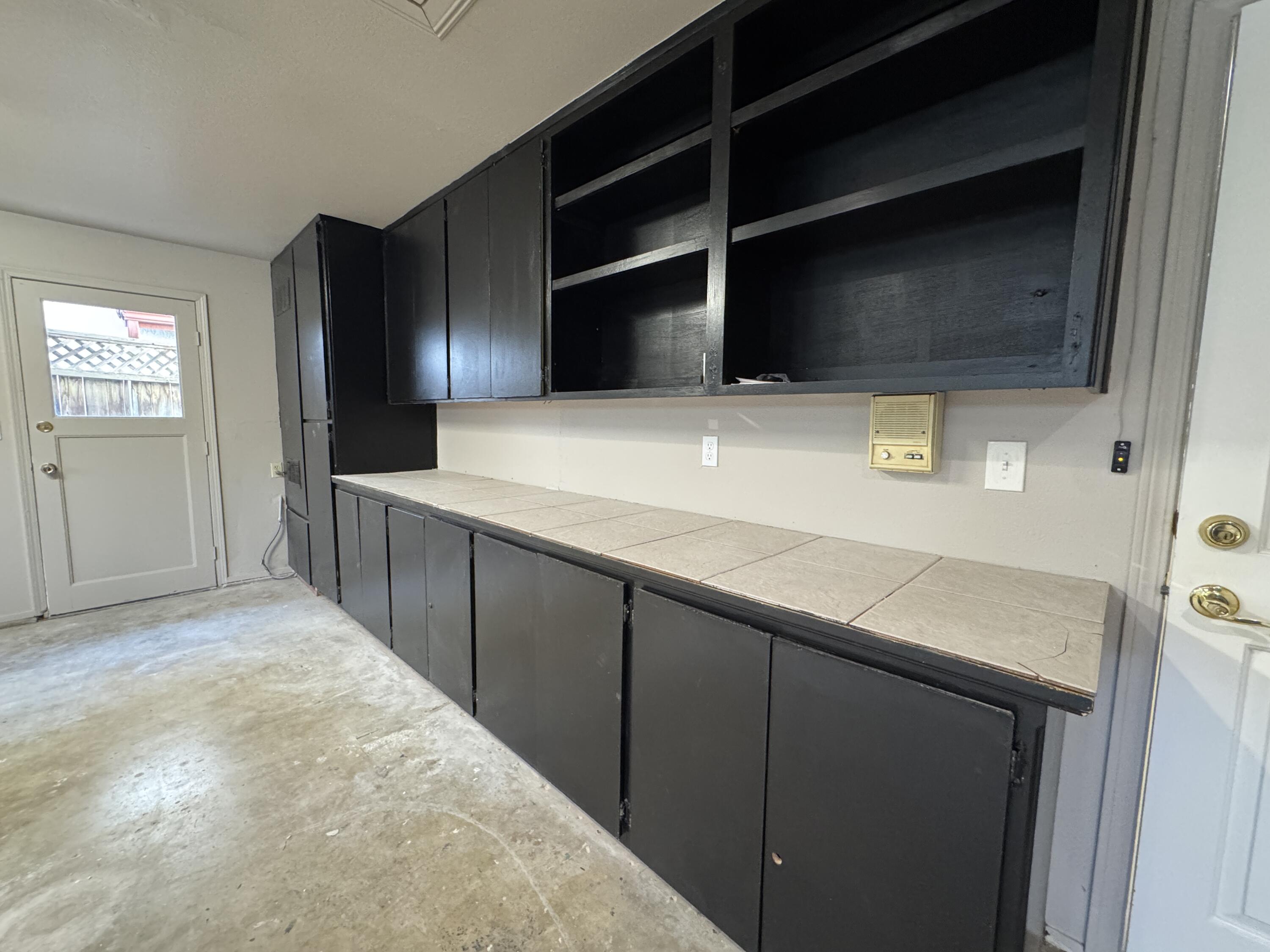 1827 E Evergreen Ct, Visalia, CA 93292