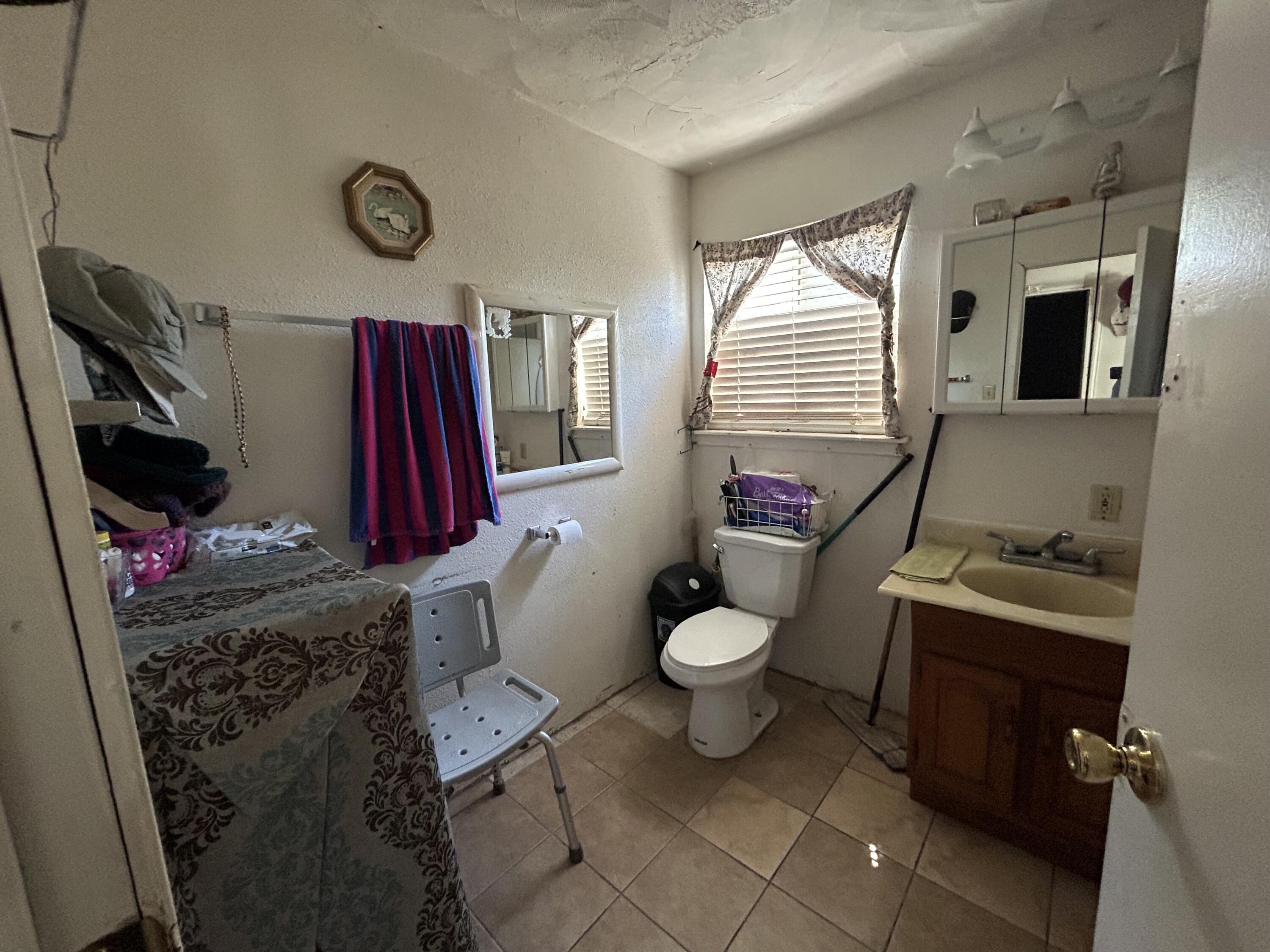 3312 Road 84, Earlimart, CA 93219