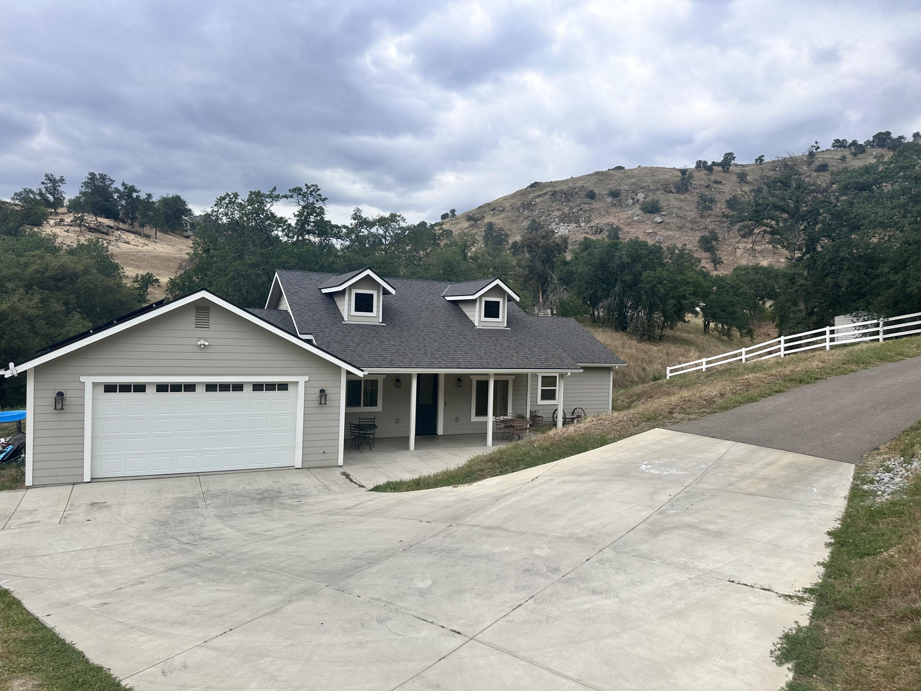 41955 Black Oak Dr, Three Rivers, CA 93271