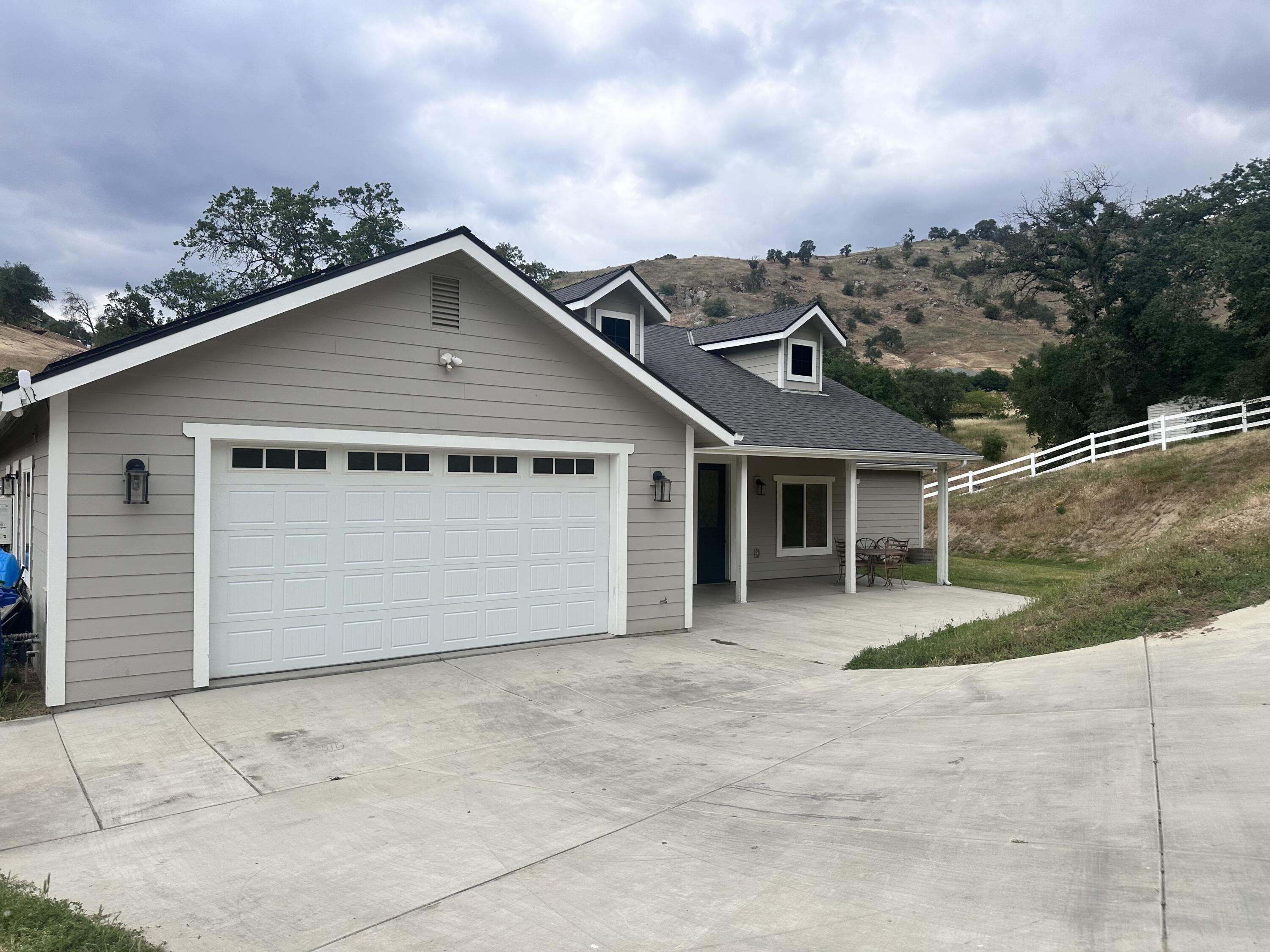 41955 Black Oak Dr, Three Rivers, CA 93271
