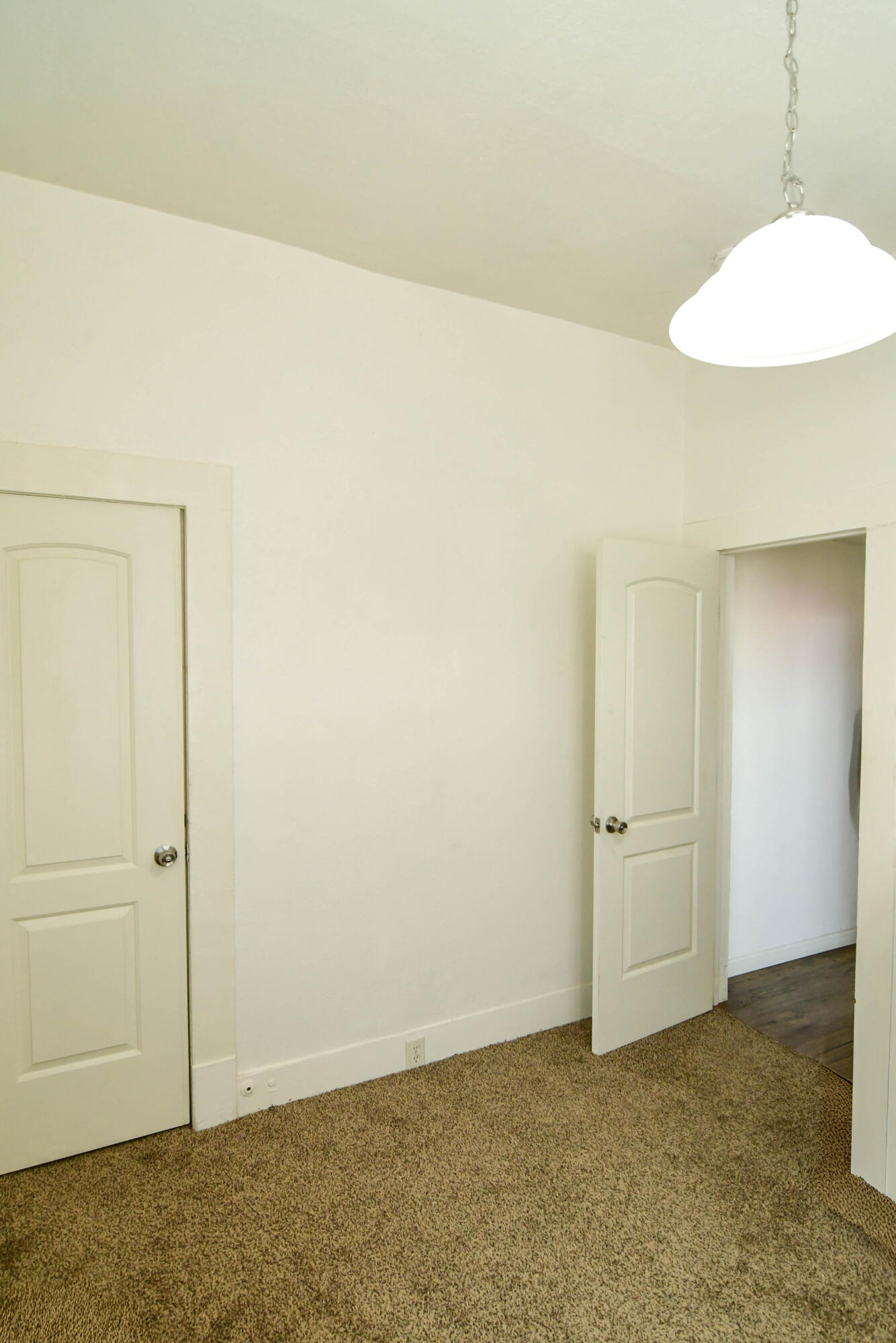 704 N Divisadero St, Visalia, CA 93291