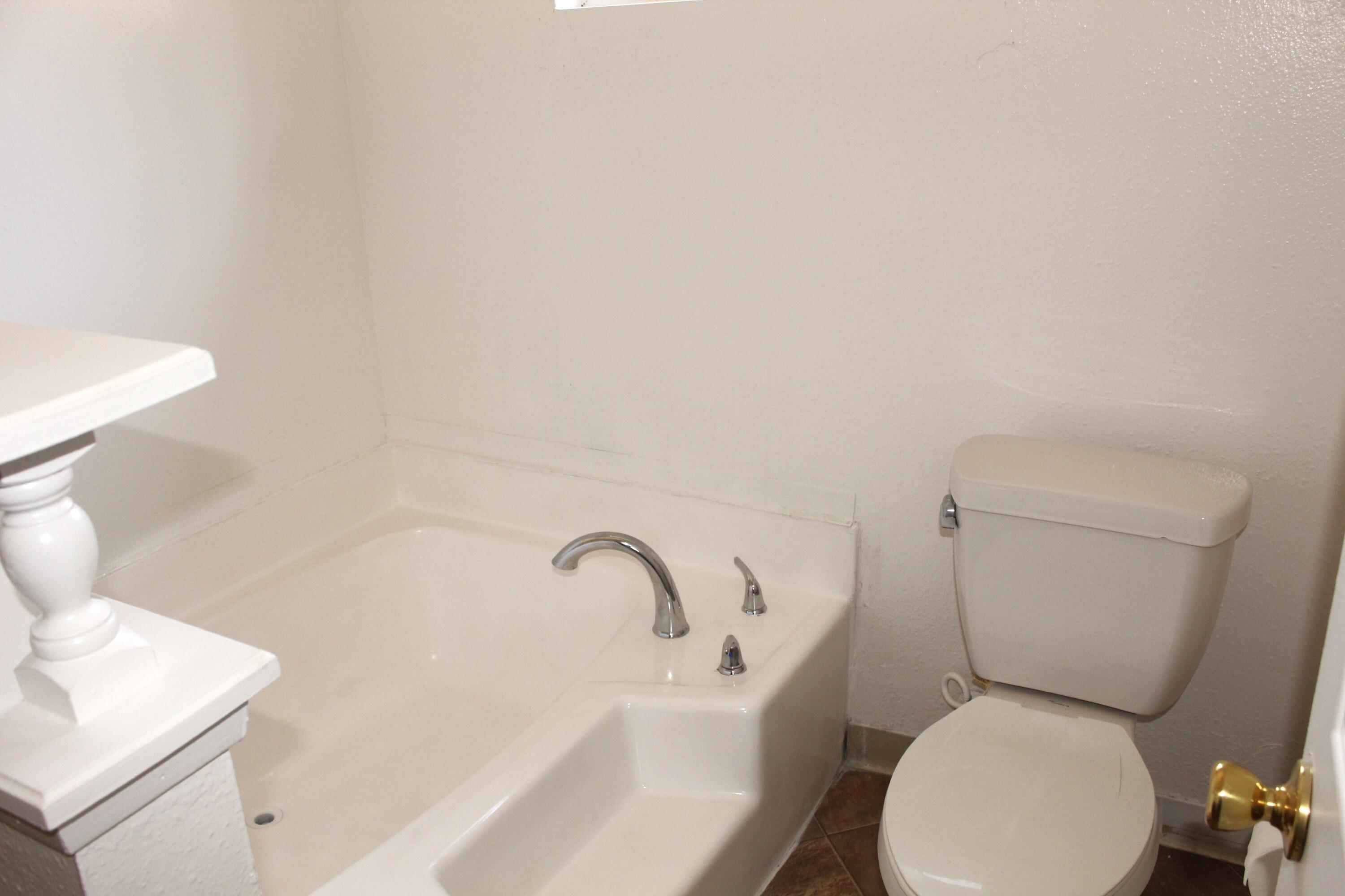 385 S Cornell St, Porterville, CA 93257