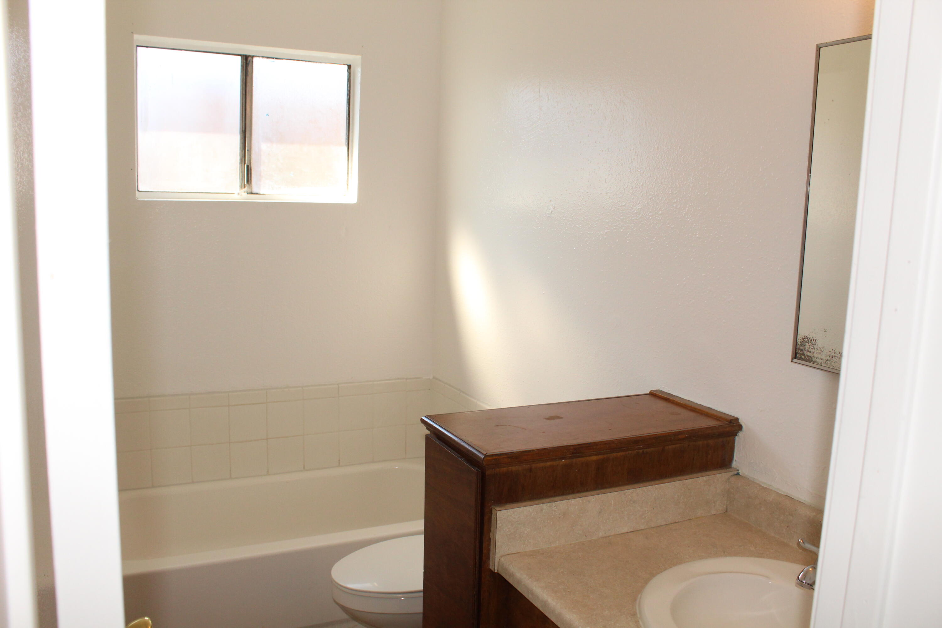 385 S Cornell St, Porterville, CA 93257