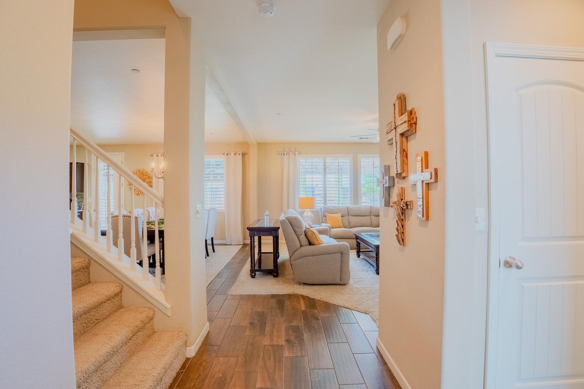 1116 W Muir Way, Hanford, CA 93230