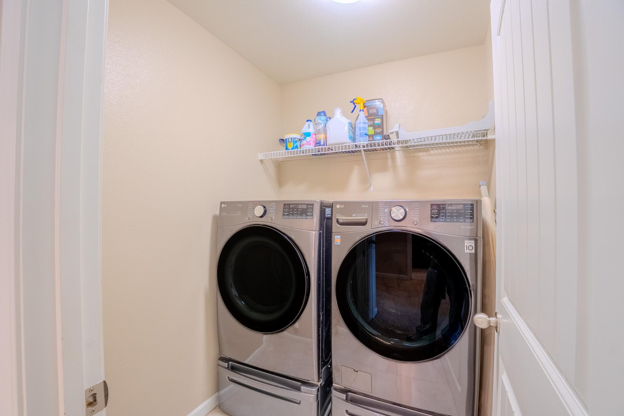 1116 W Muir Way, Hanford, CA 93230