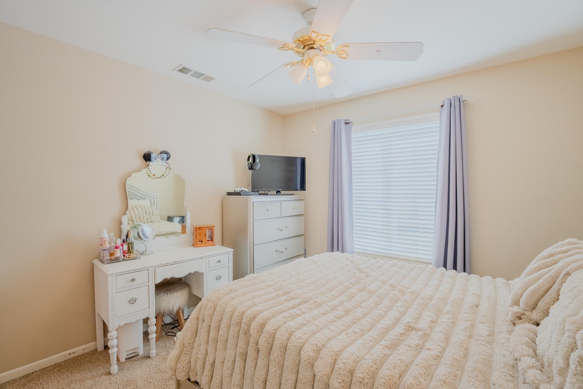 1116 W Muir Way, Hanford, CA 93230