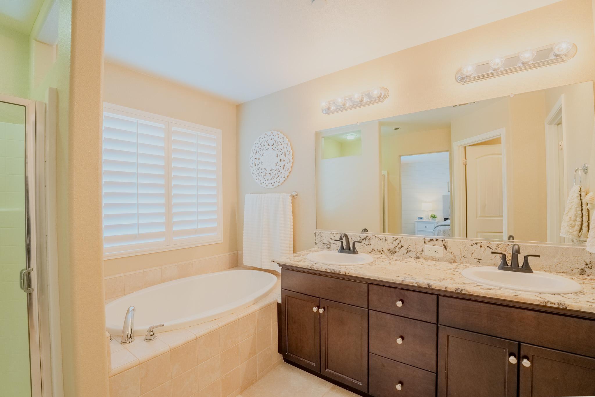 1116 W Muir Way, Hanford, CA 93230