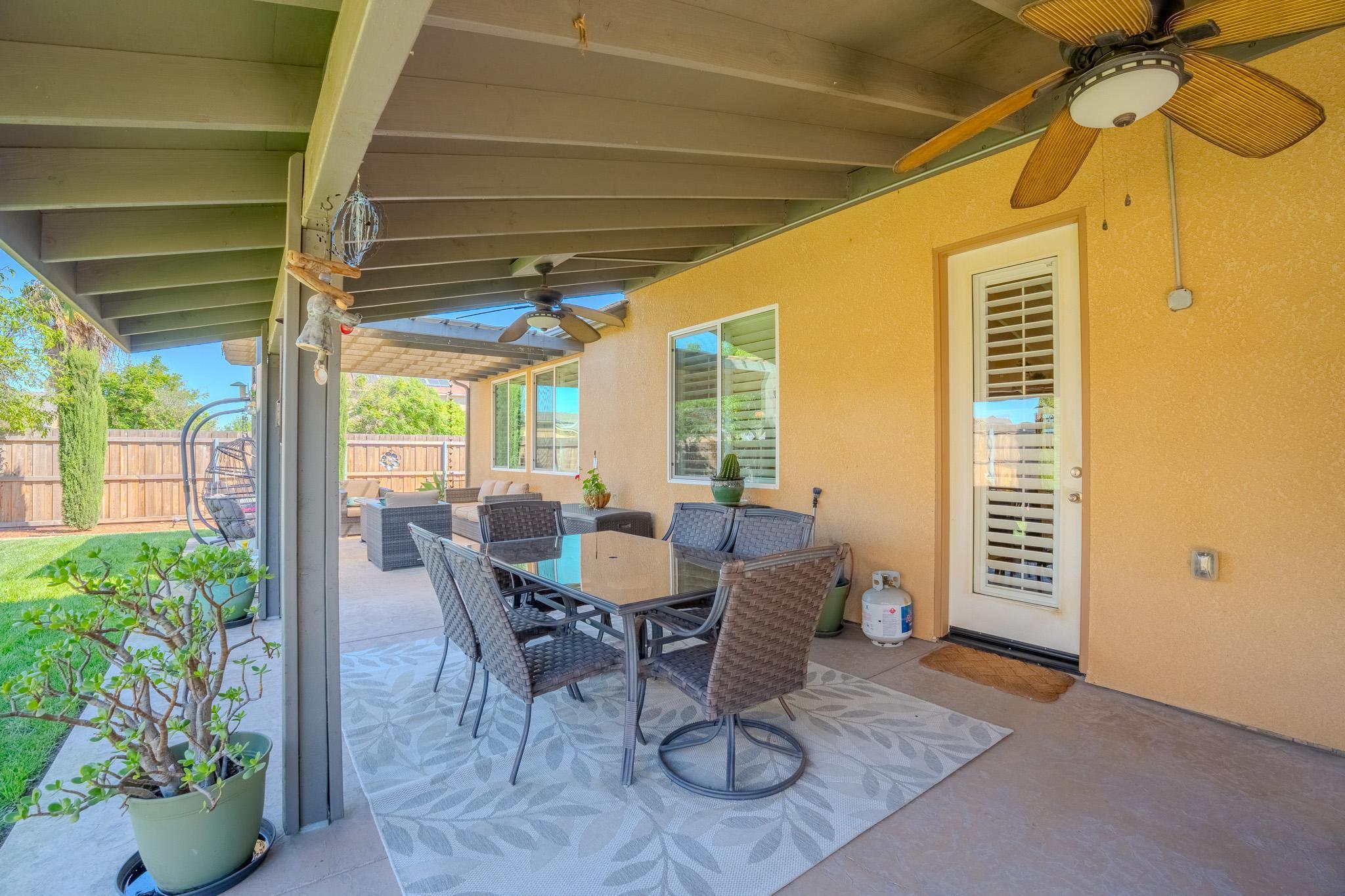 1116 W Muir Way, Hanford, CA 93230