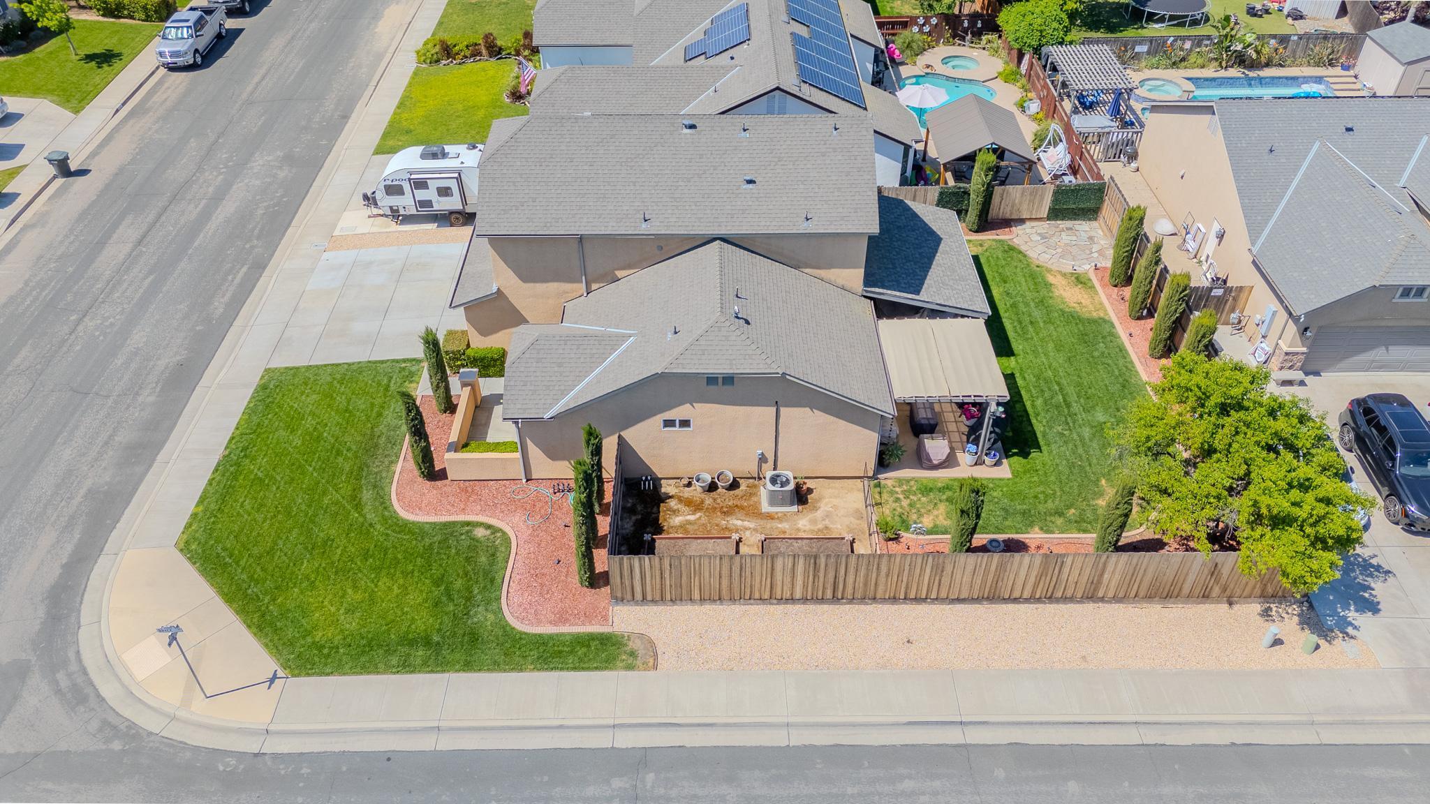 1116 W Muir Way, Hanford, CA 93230