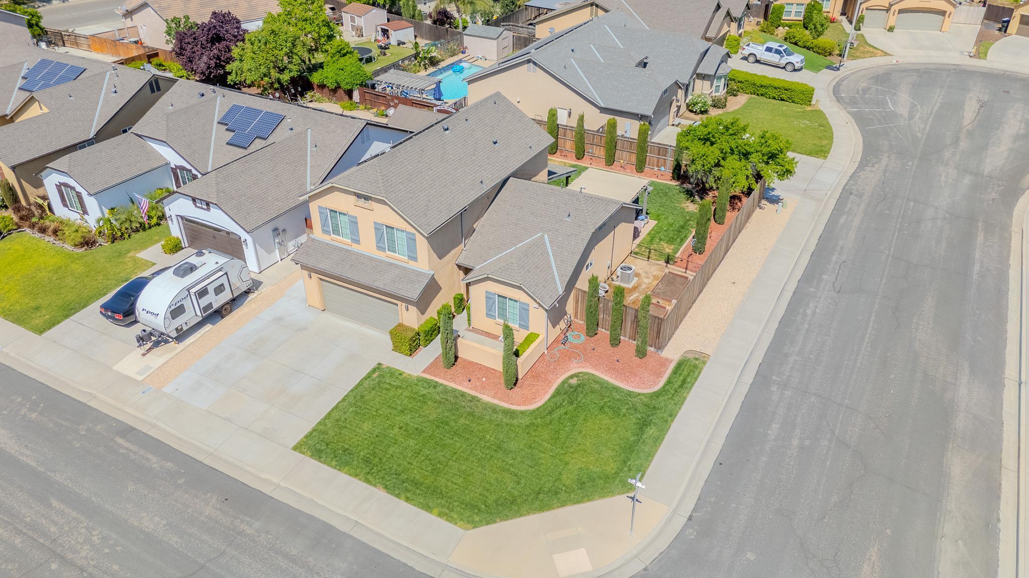 1116 W Muir Way, Hanford, CA 93230