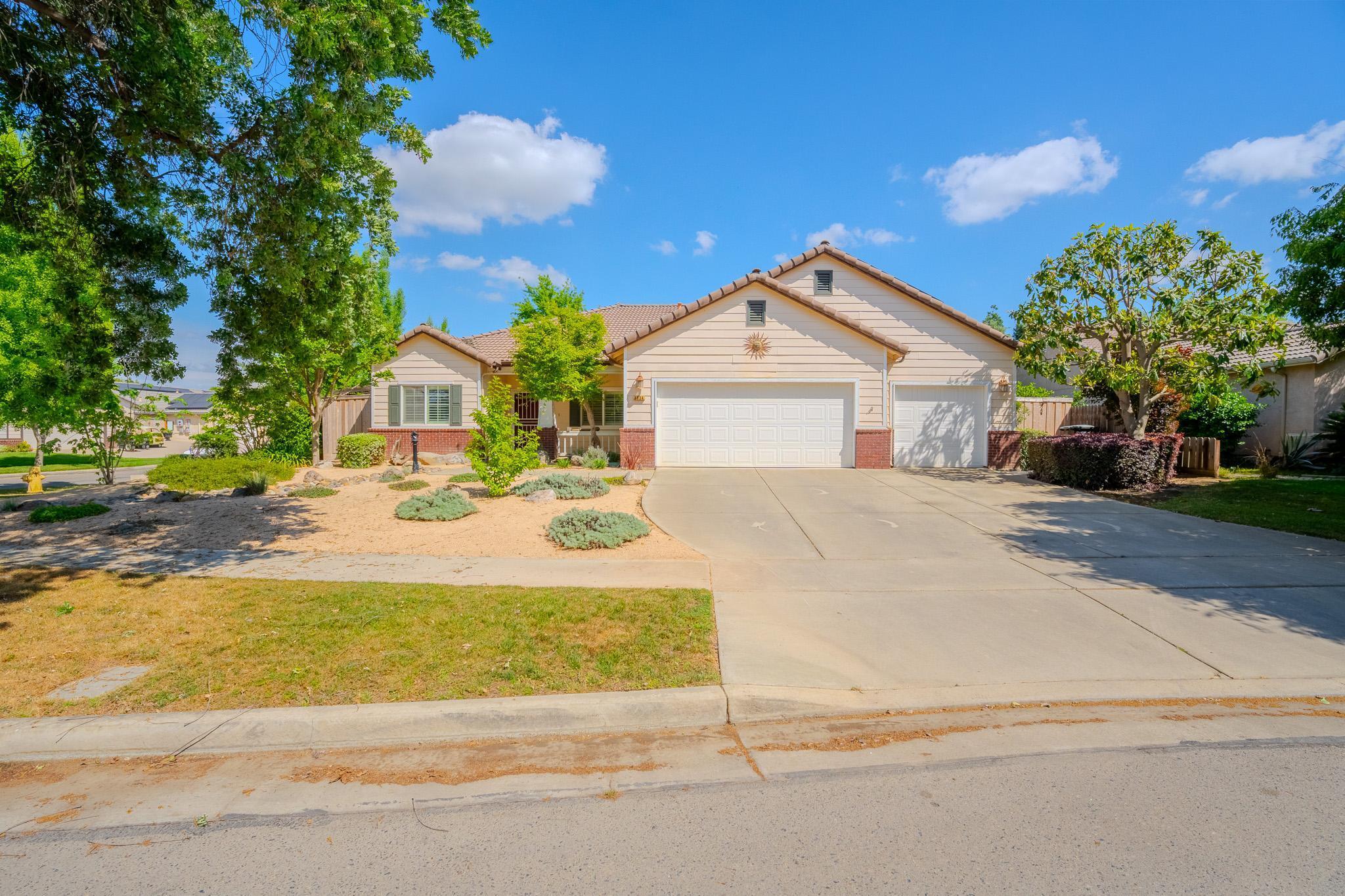 3634 N Jackie St, Visalia, CA 93291