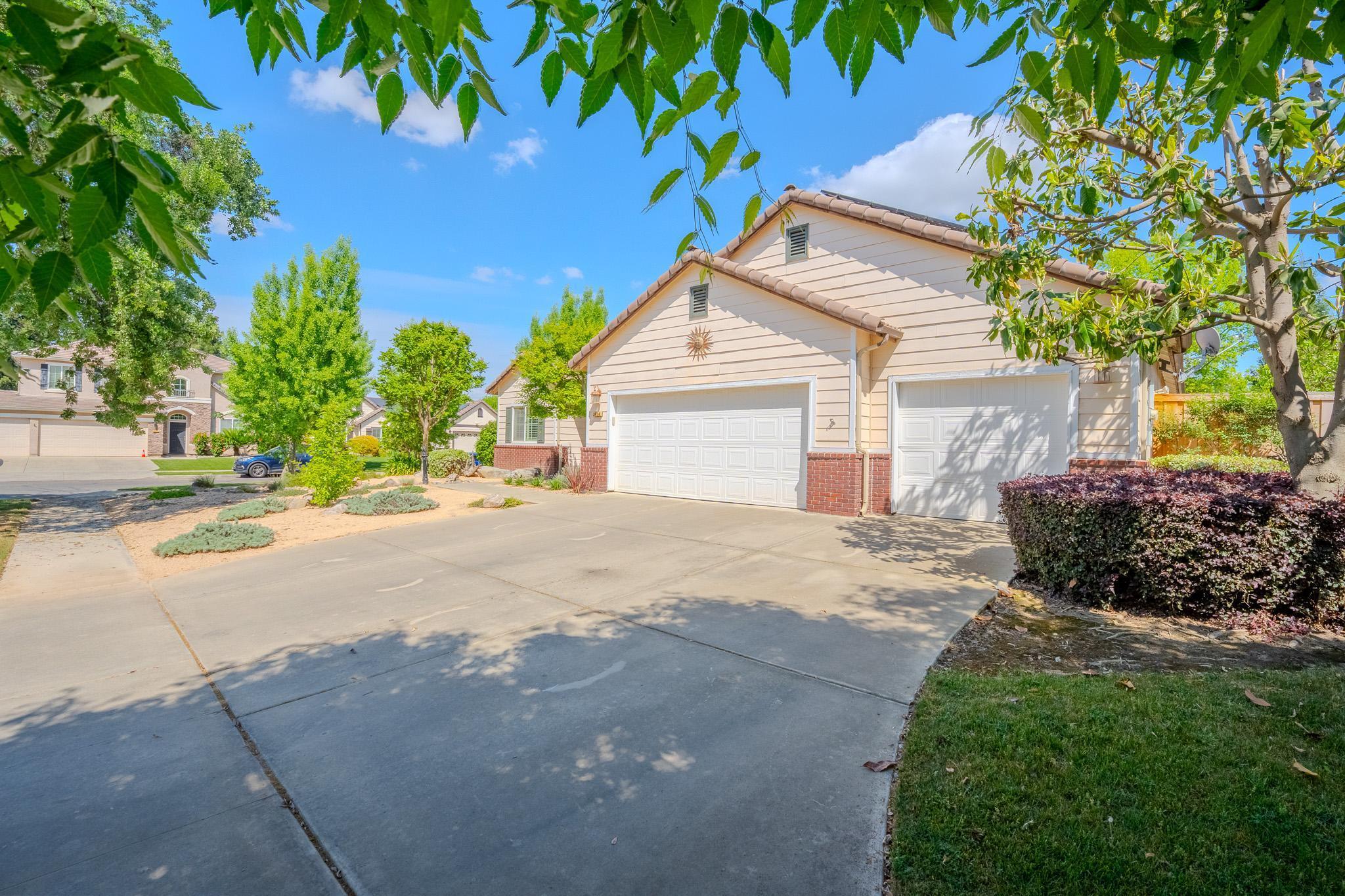 3634 N Jackie St, Visalia, CA 93291