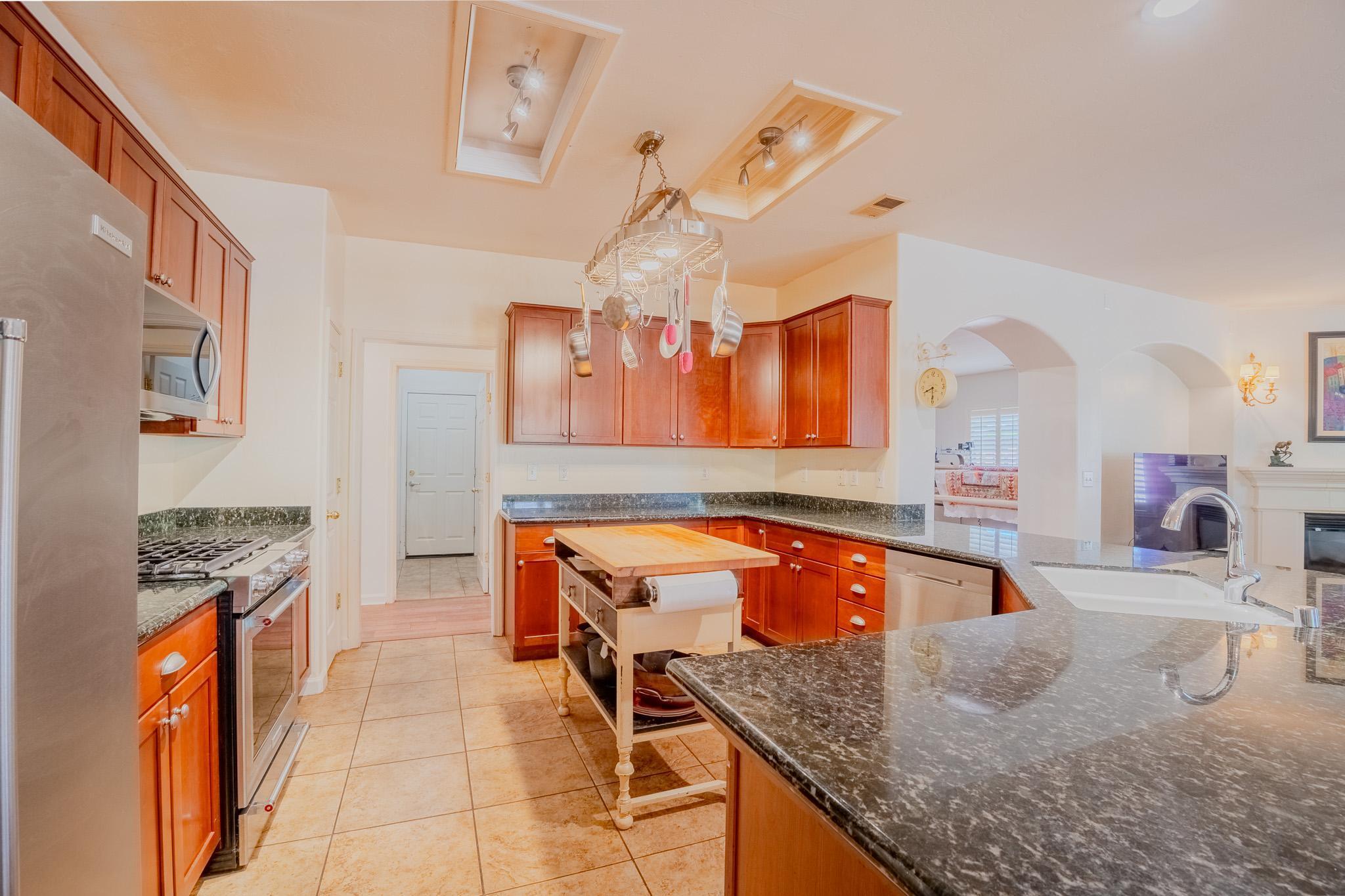 3634 N Jackie St, Visalia, CA 93291