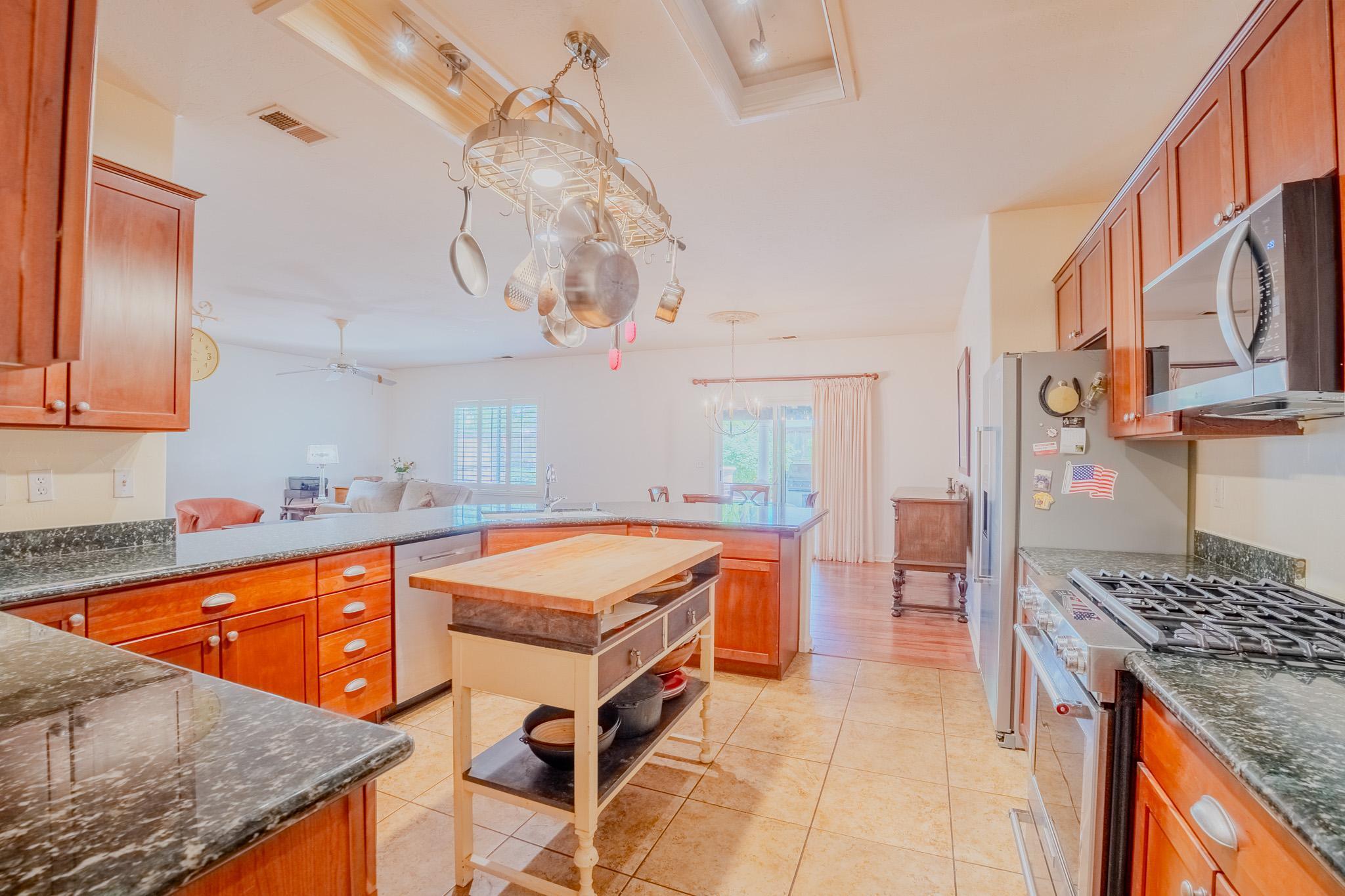 3634 N Jackie St, Visalia, CA 93291