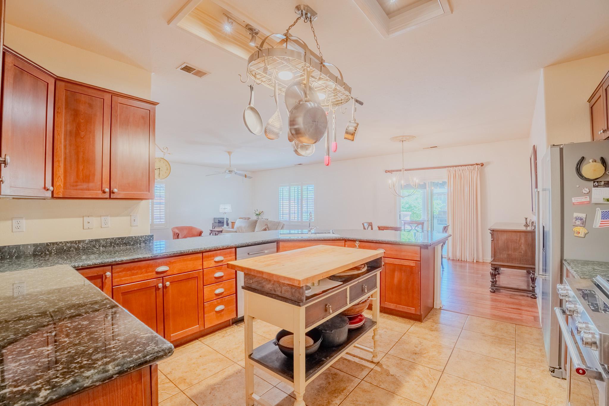 3634 N Jackie St, Visalia, CA 93291