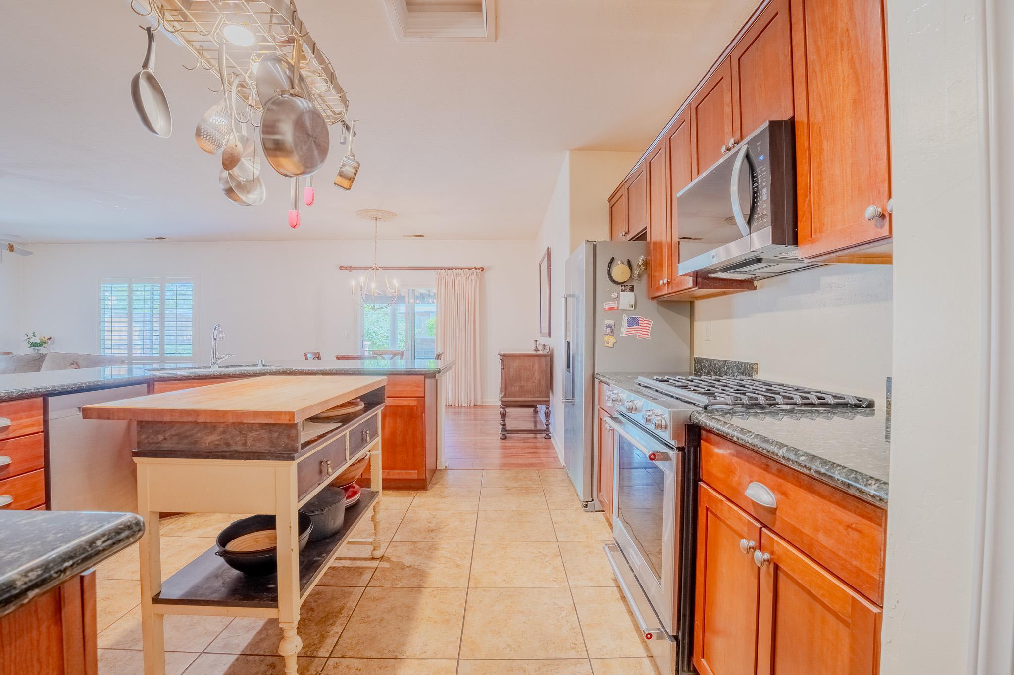 3634 N Jackie St, Visalia, CA 93291