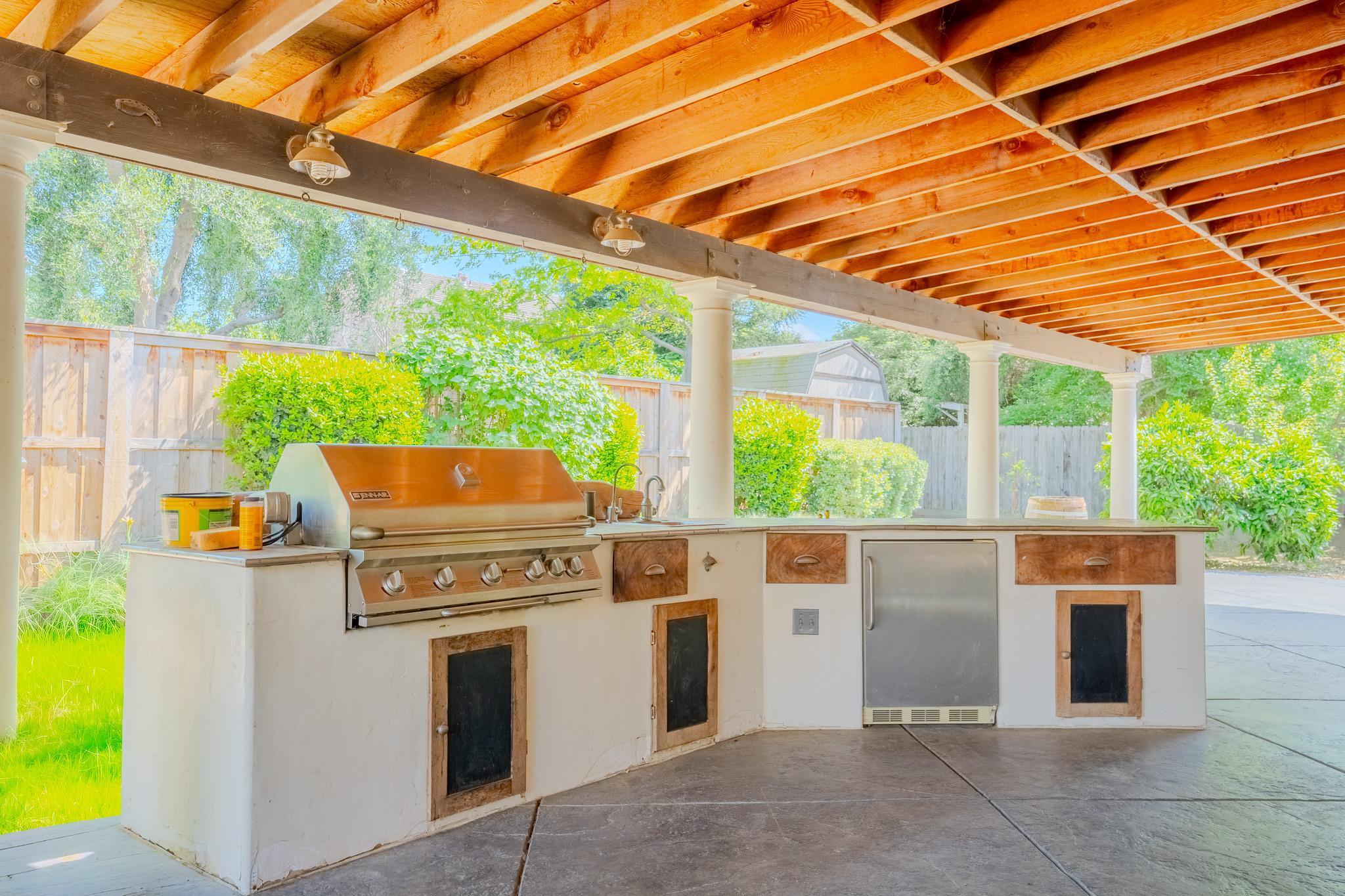 3634 N Jackie St, Visalia, CA 93291