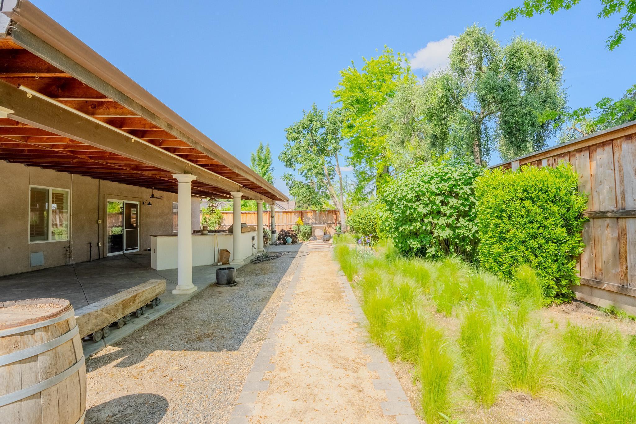 3634 N Jackie St, Visalia, CA 93291