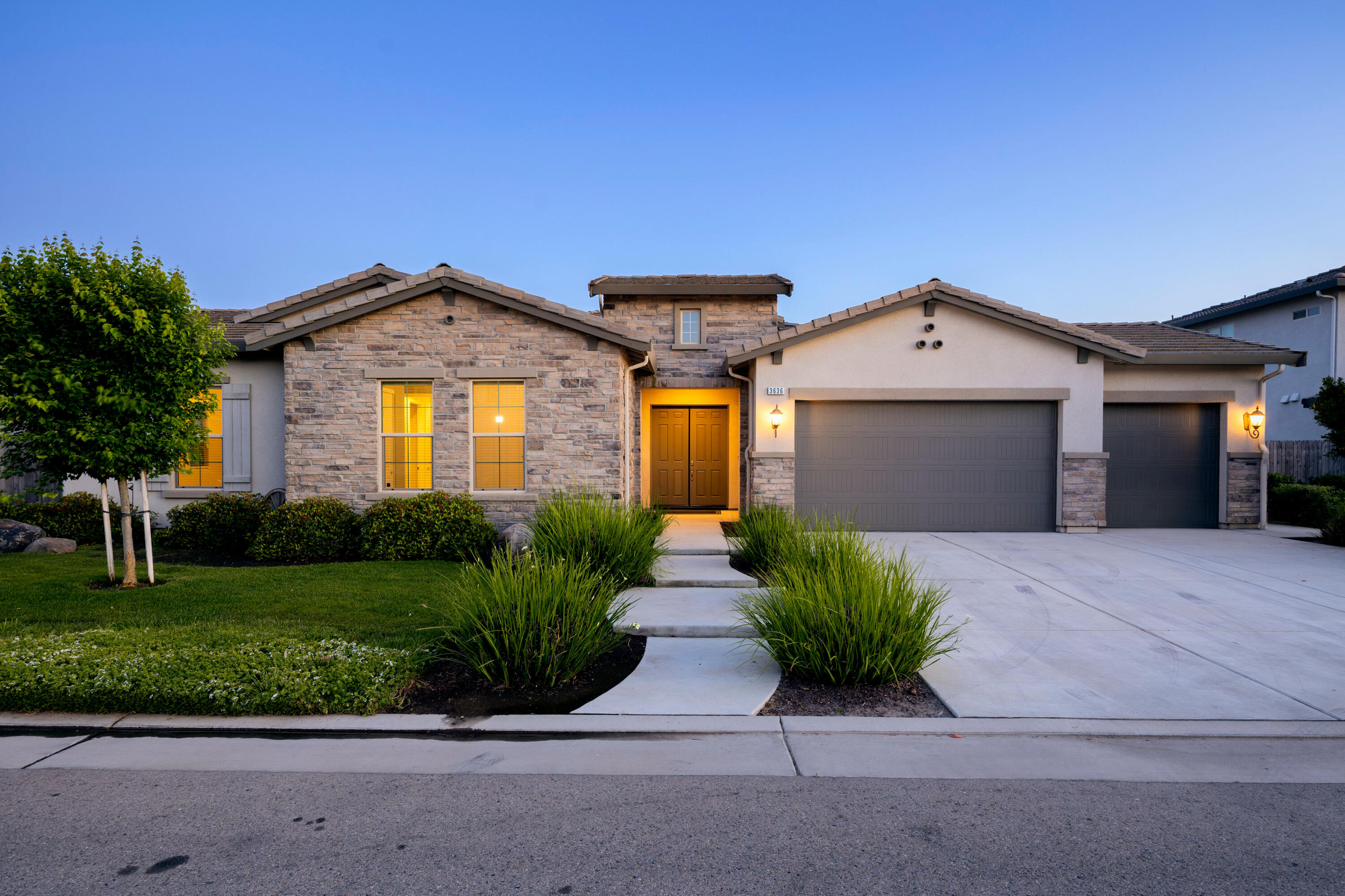 3636 Elberta Cir, Dinuba, CA 93618