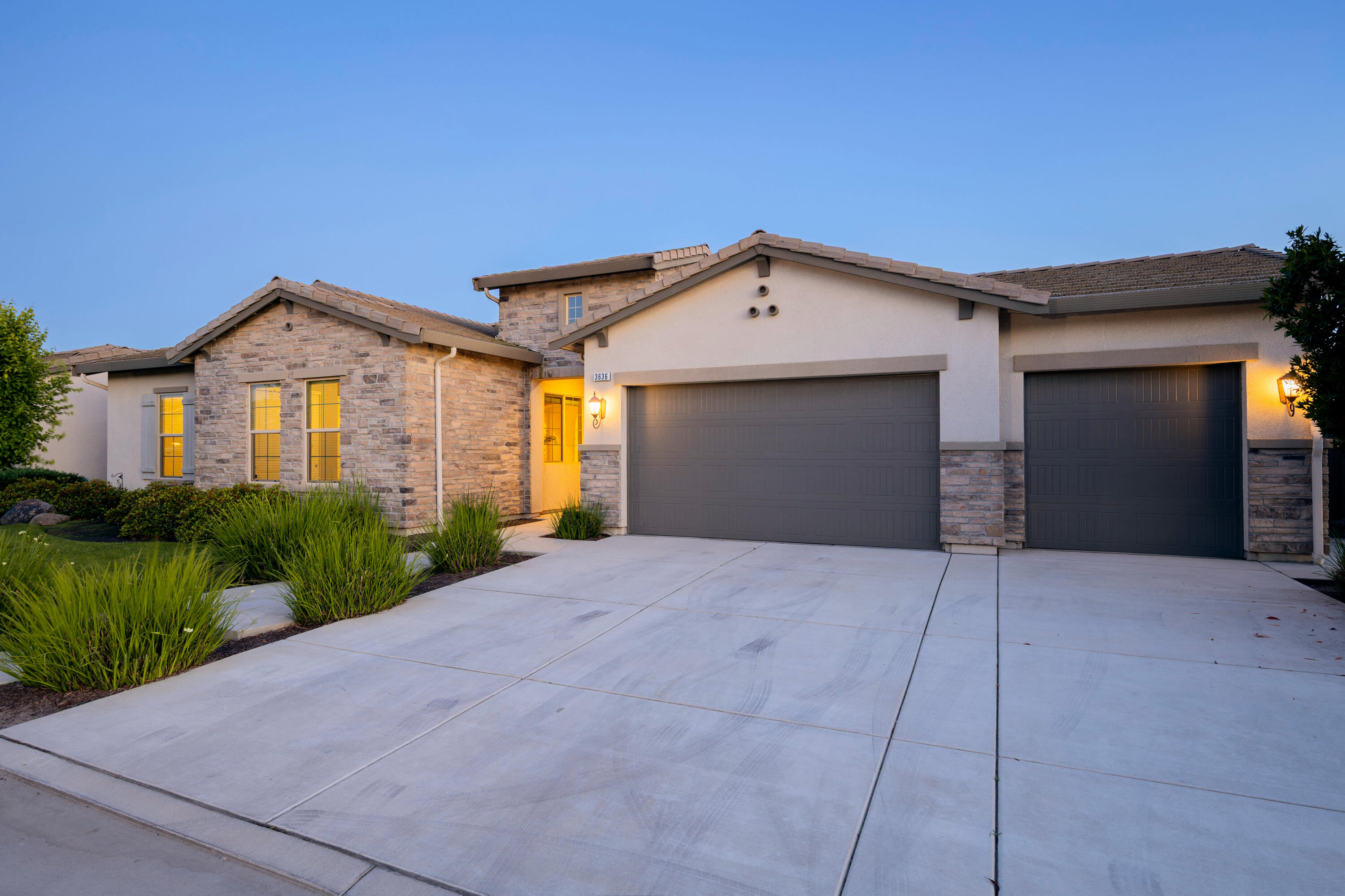 3636 Elberta Cir, Dinuba, CA 93618