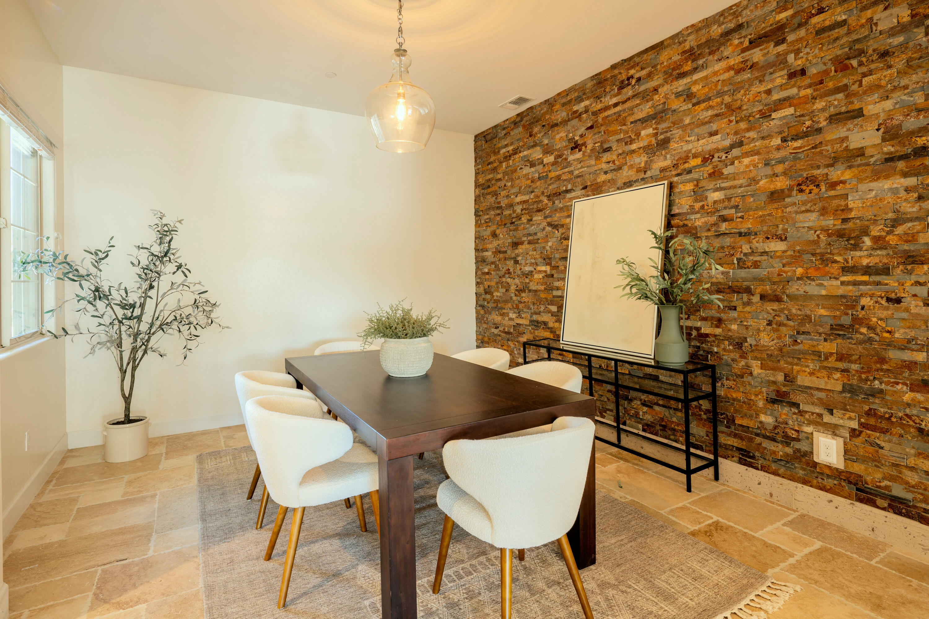 3636 Elberta Cir, Dinuba, CA 93618