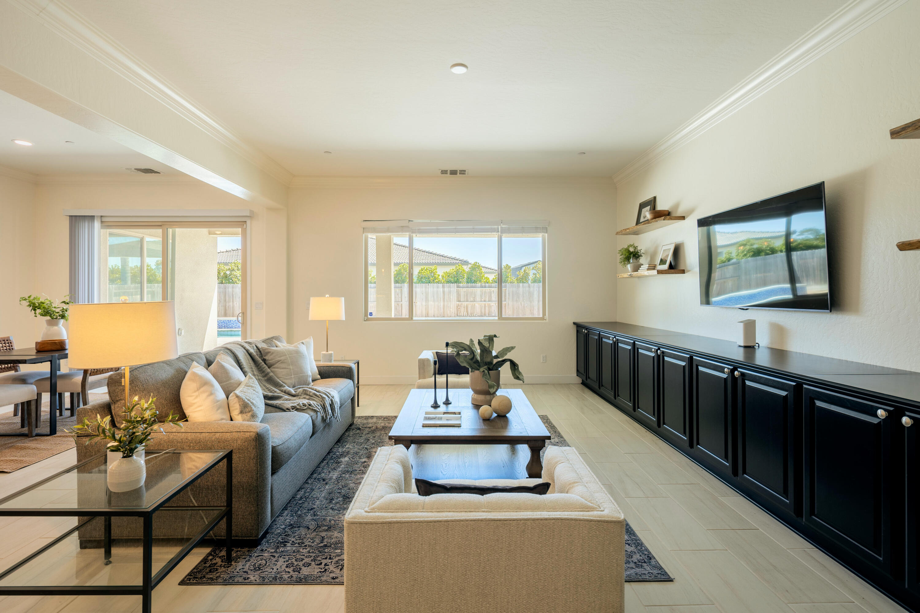 3636 Elberta Cir, Dinuba, CA 93618