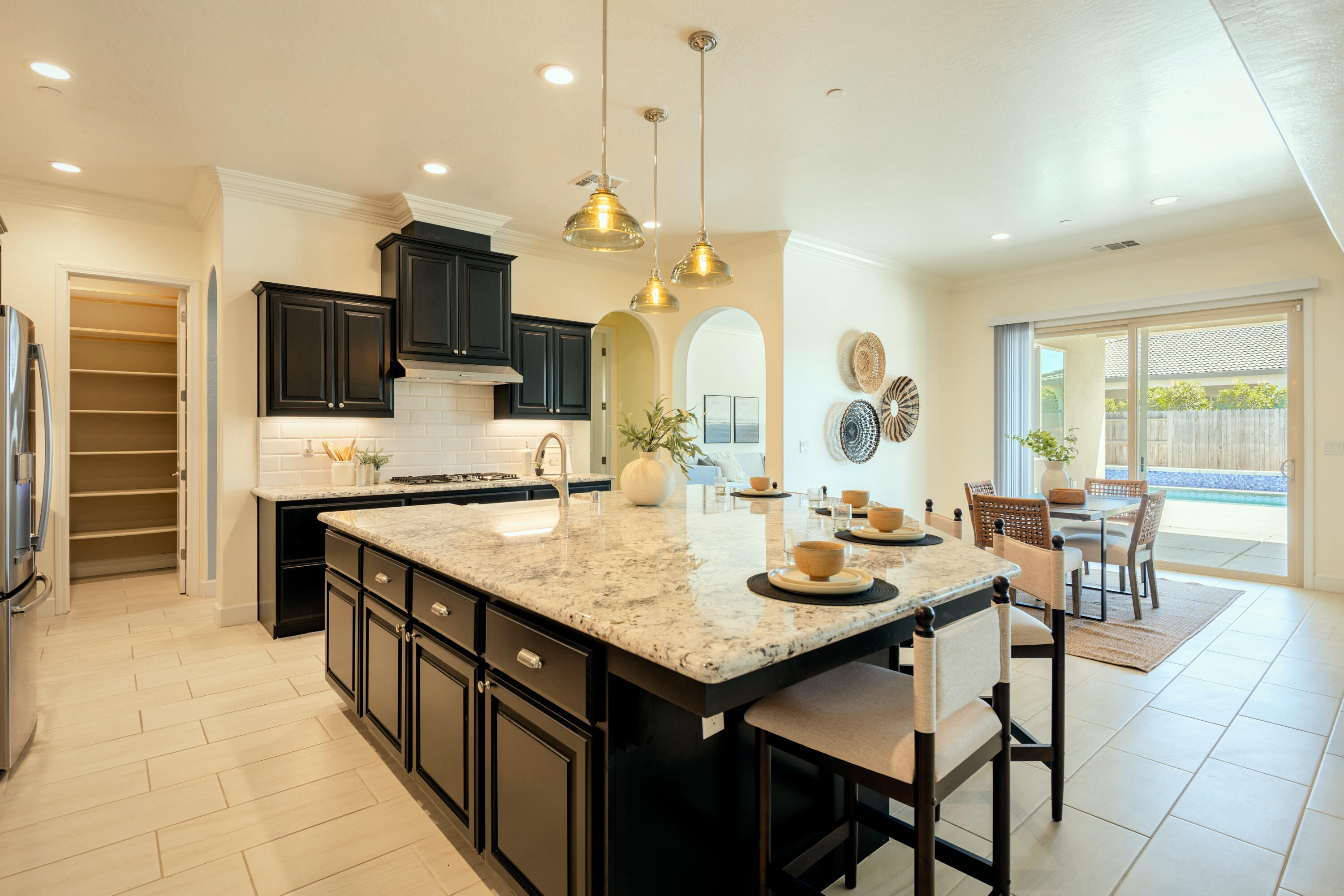 3636 Elberta Cir, Dinuba, CA 93618