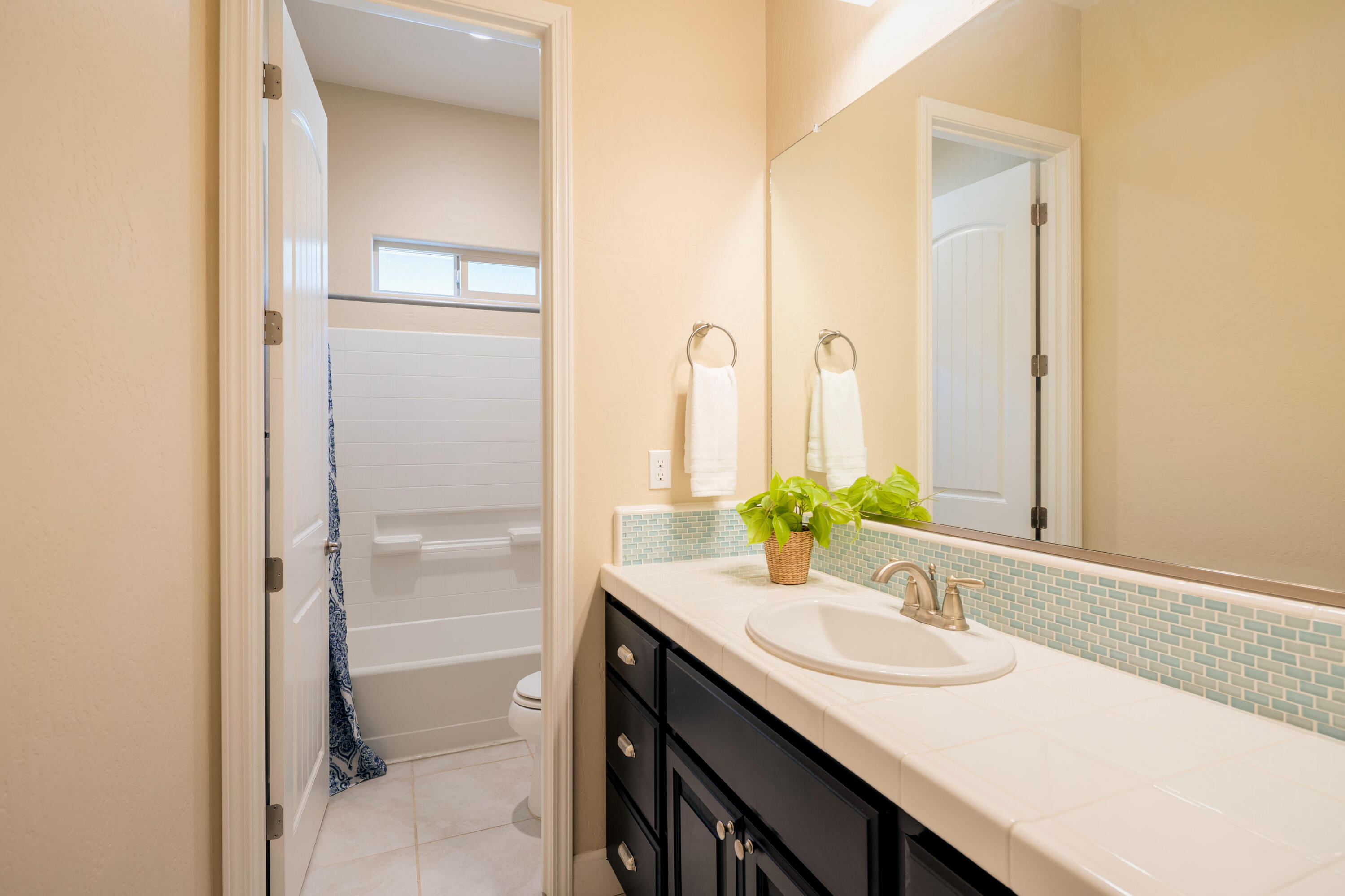 3636 Elberta Cir, Dinuba, CA 93618