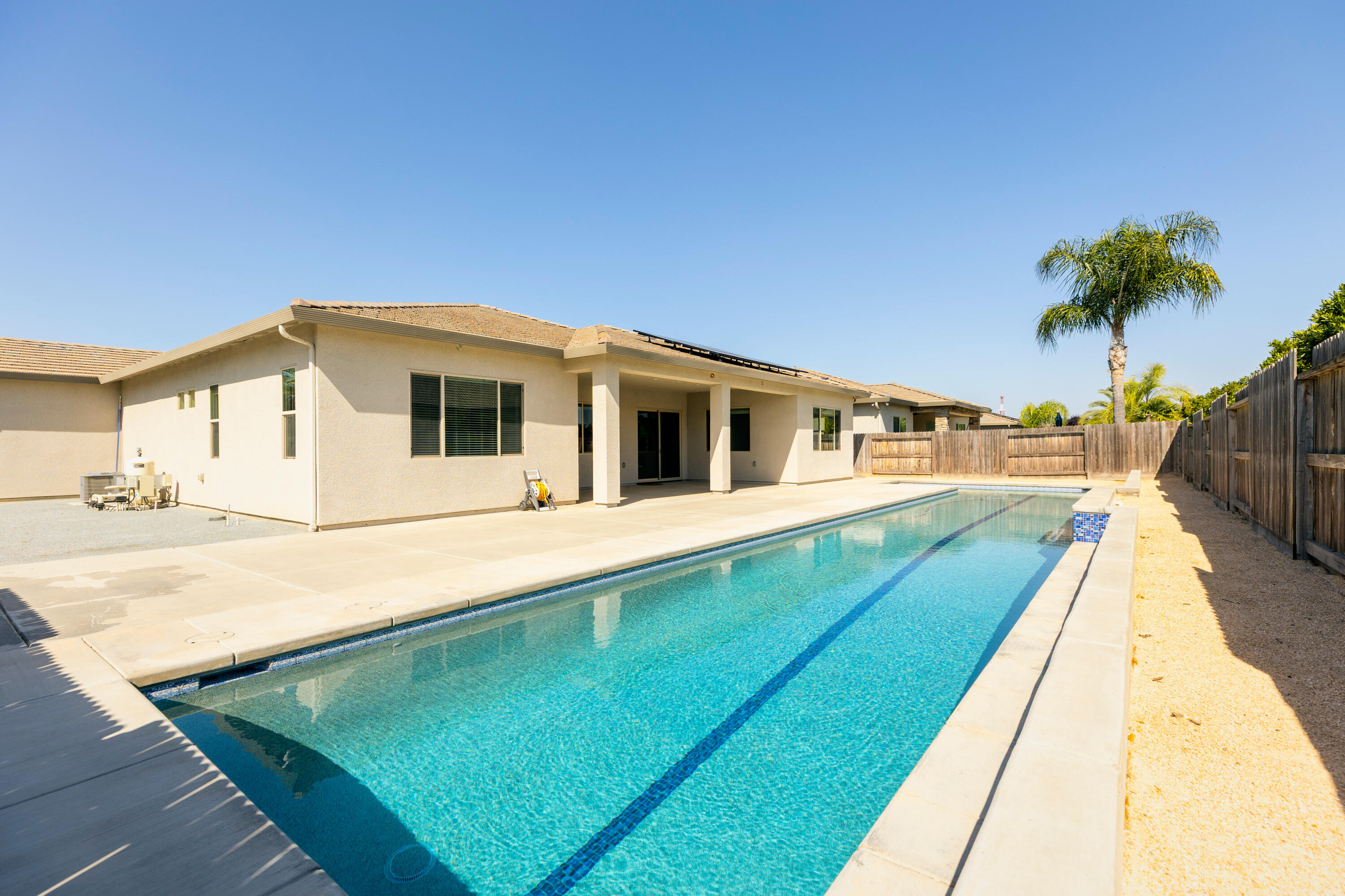 3636 Elberta Cir, Dinuba, CA 93618