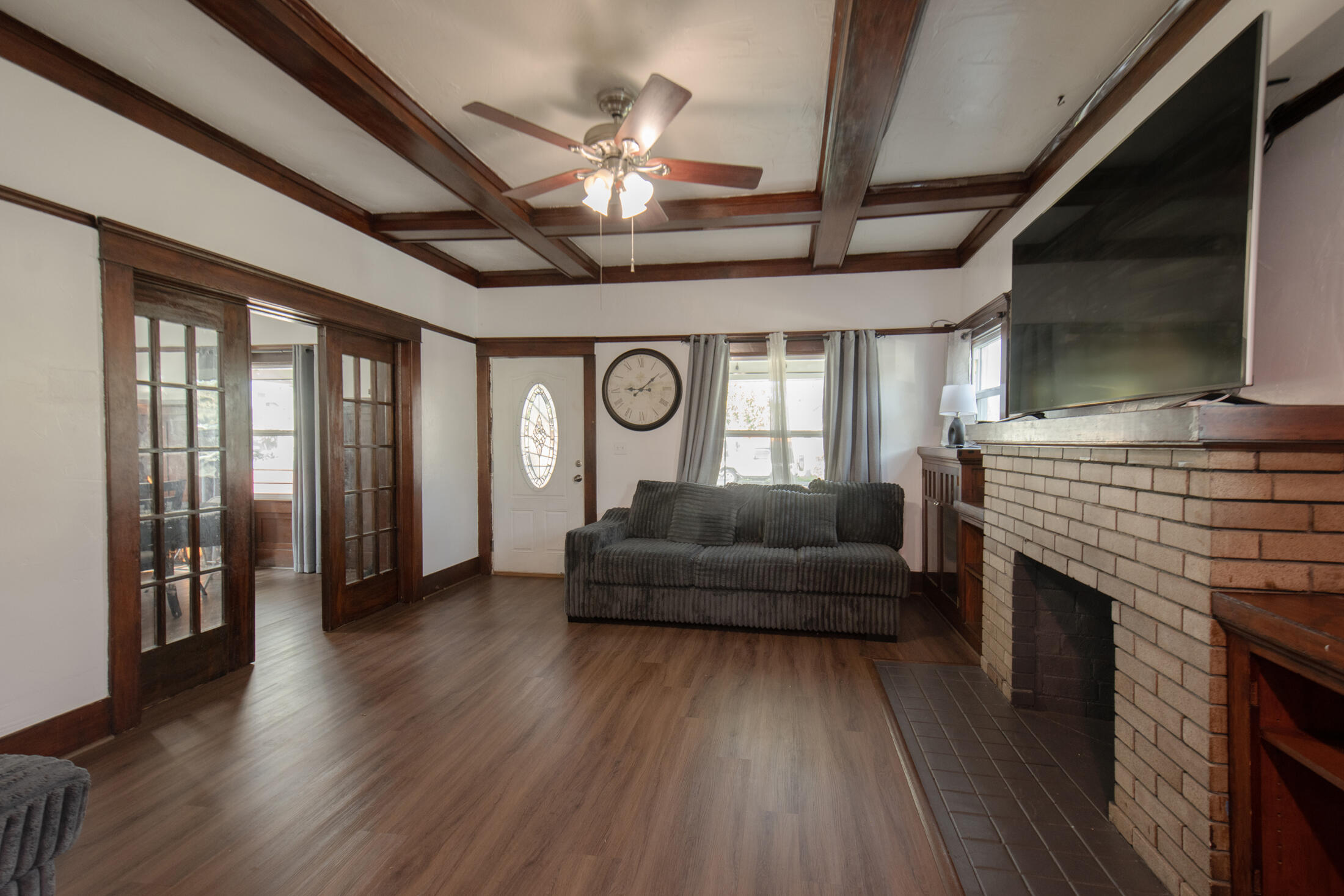 720 N Poplar Ave, Fresno, CA 93728