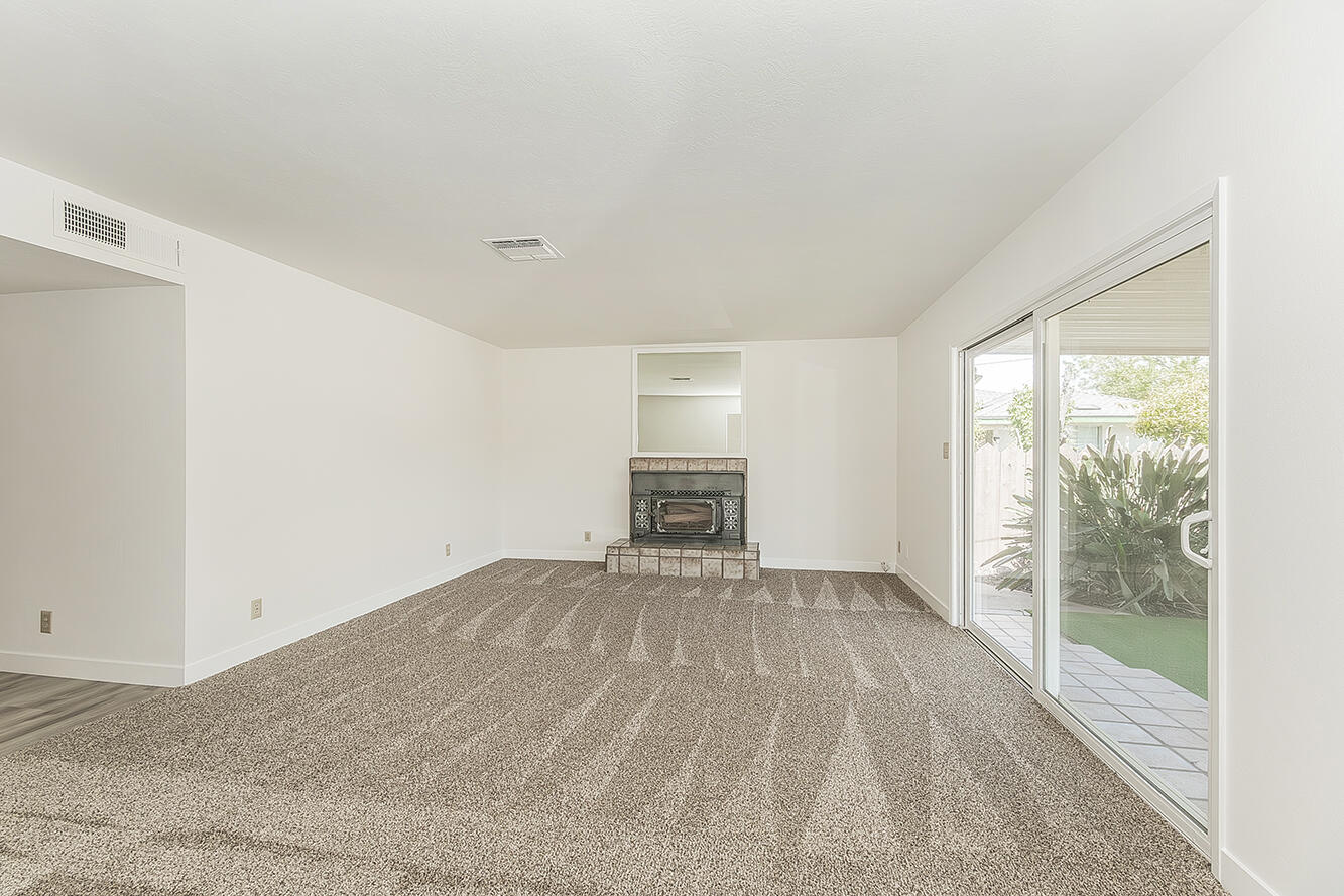 862 N Bates Ave, Dinuba, CA 93618