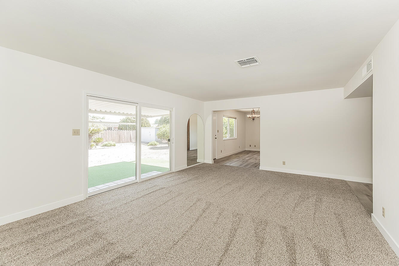 862 N Bates Ave, Dinuba, CA 93618