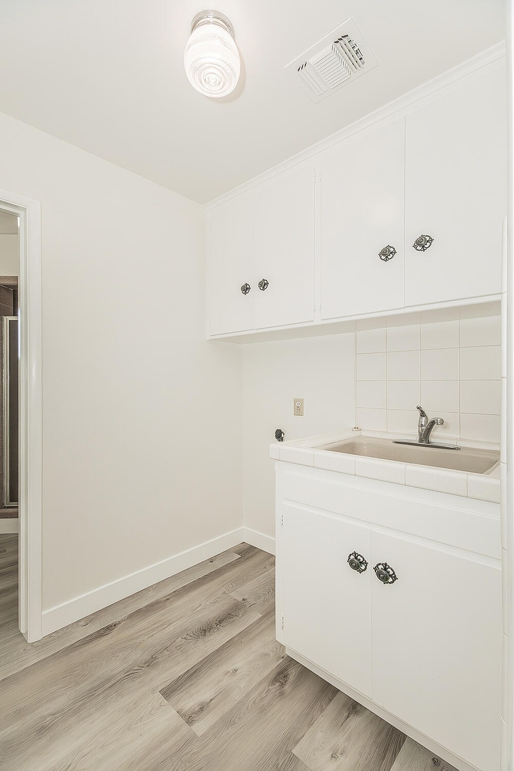 862 N Bates Ave, Dinuba, CA 93618