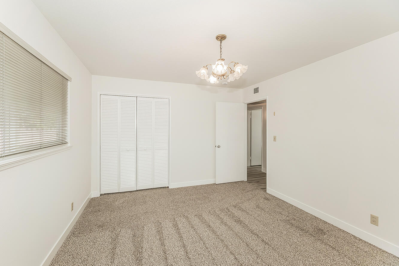 862 N Bates Ave, Dinuba, CA 93618