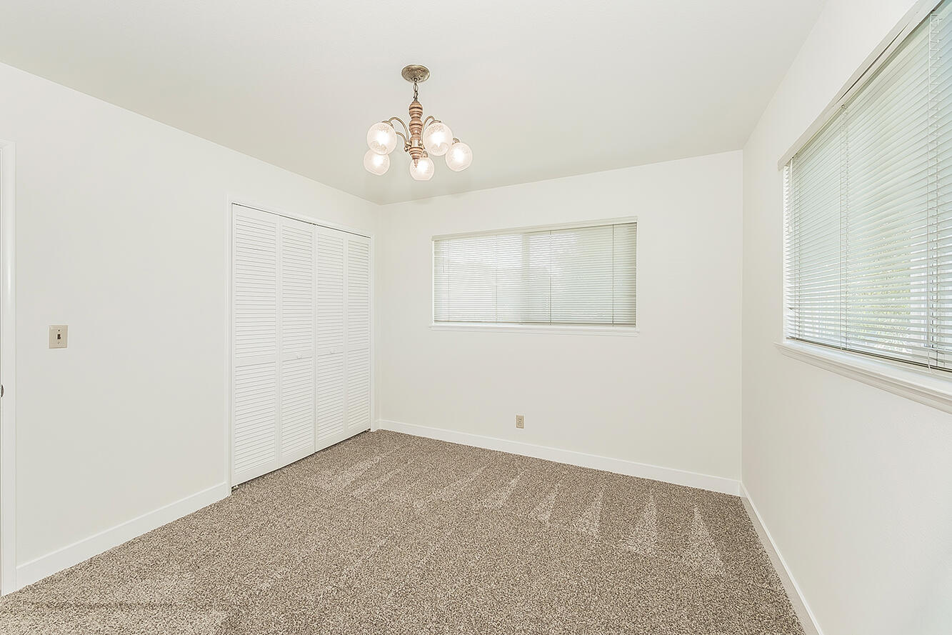 862 N Bates Ave, Dinuba, CA 93618