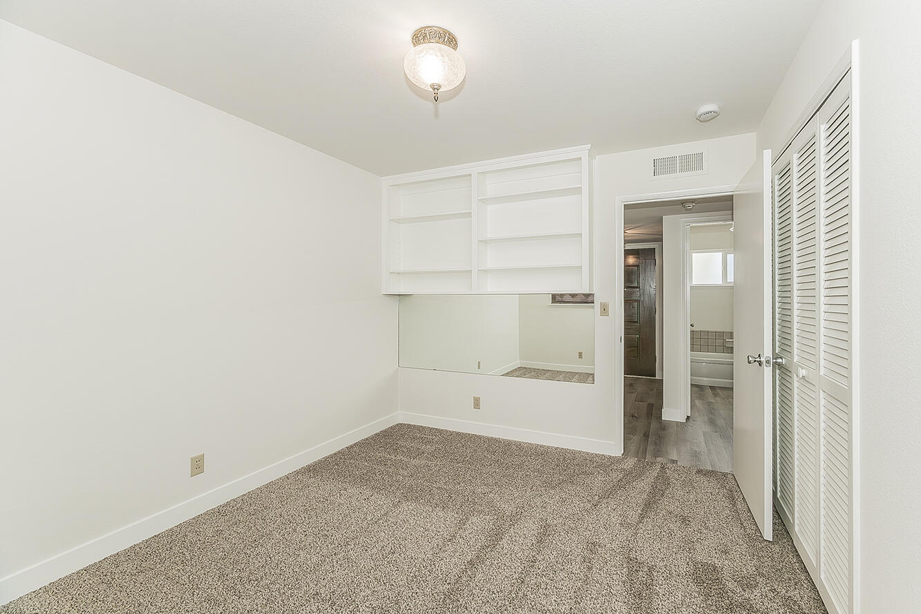 862 N Bates Ave, Dinuba, CA 93618