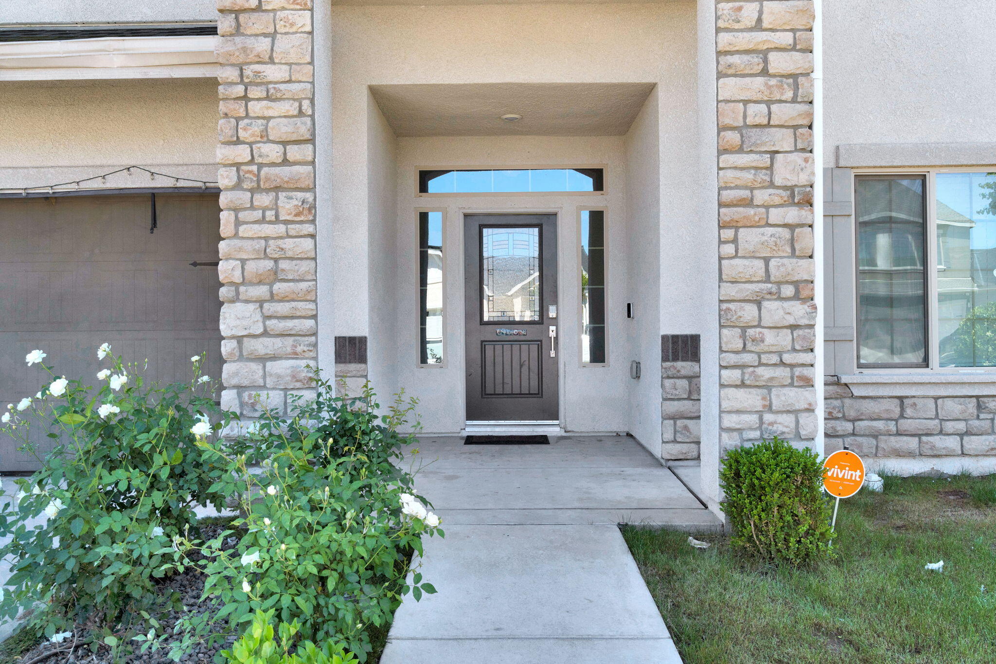 5952 E Truman Ave, Fresno, CA 93727