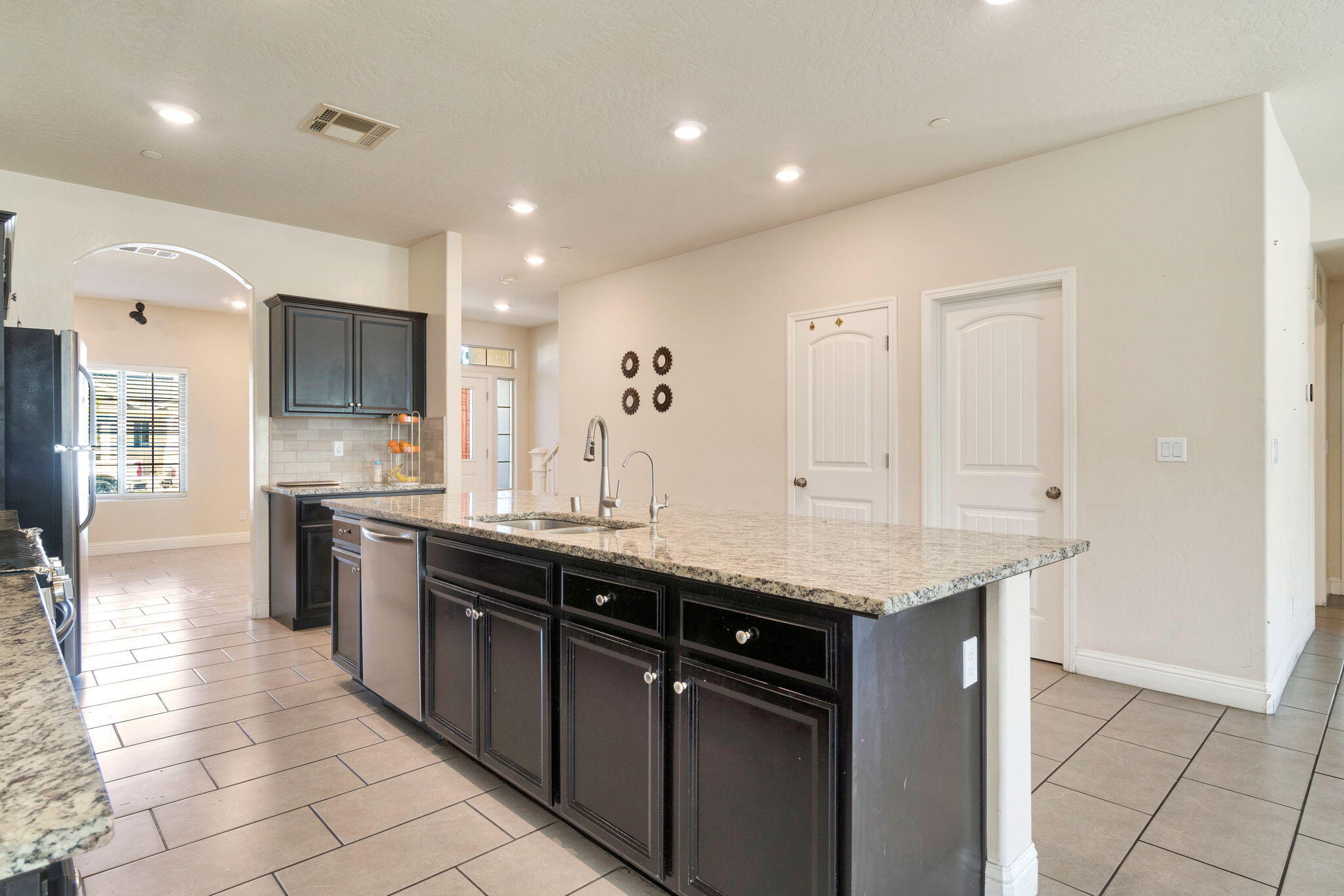 5952 E Truman Ave, Fresno, CA 93727